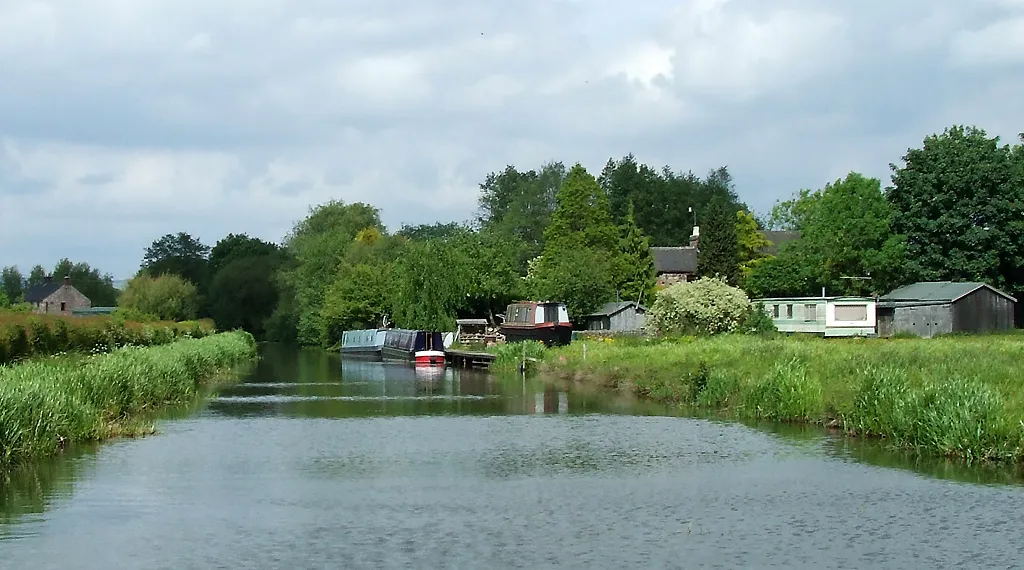 Photo showing: Caldon Canal south of Endon, Staffordshire