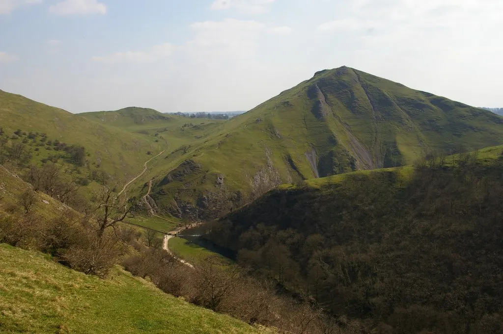 Photo showing: Dovedale: Thorpe Cloud from high on the eastern side of the Dale