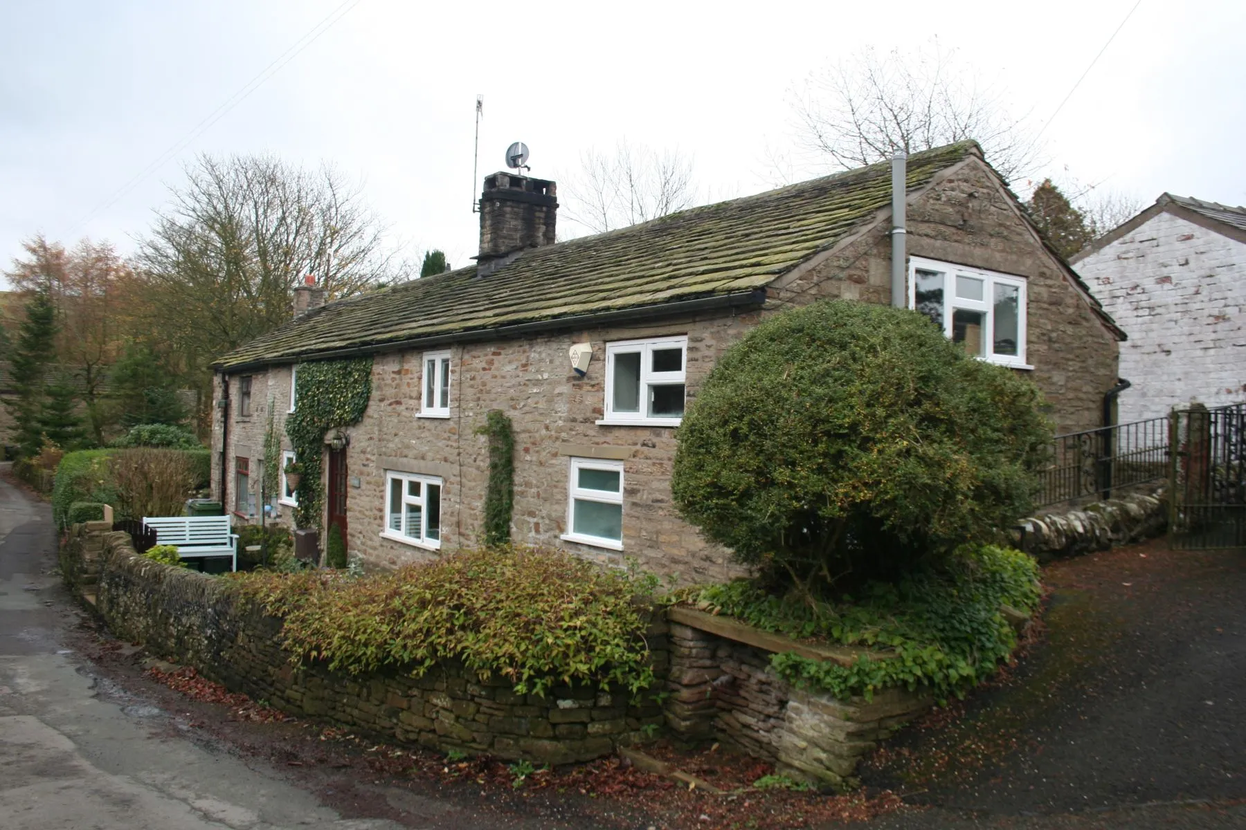Photo showing: Cottages in Flatts Lane, Kettleshulme