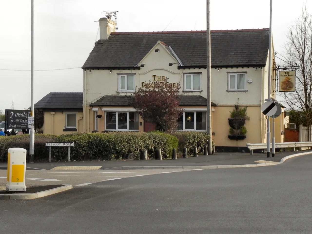 Photo showing: The Pear Tree Inn, Melling Mount