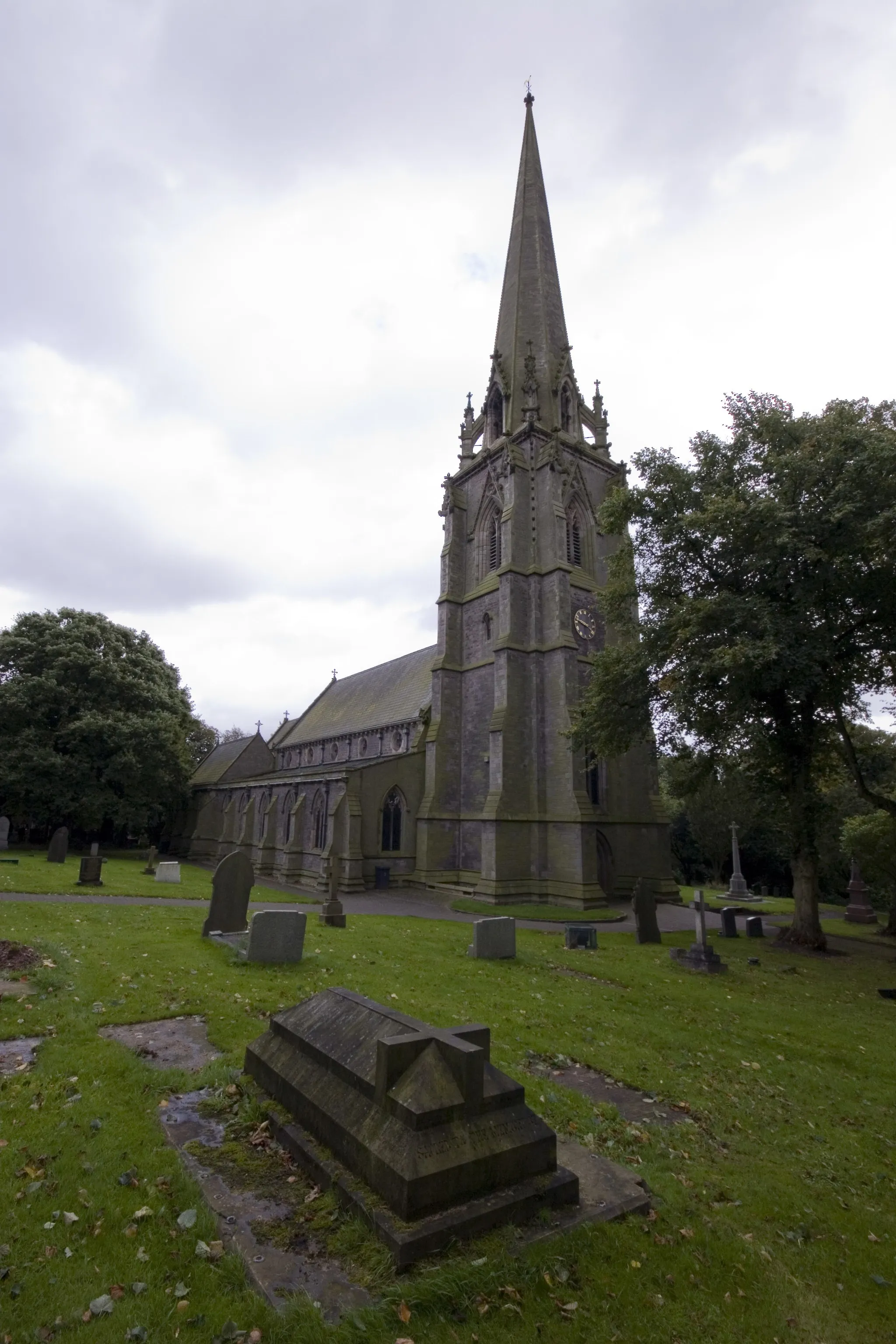 Photo showing: St Mark's Church, Worsley.
