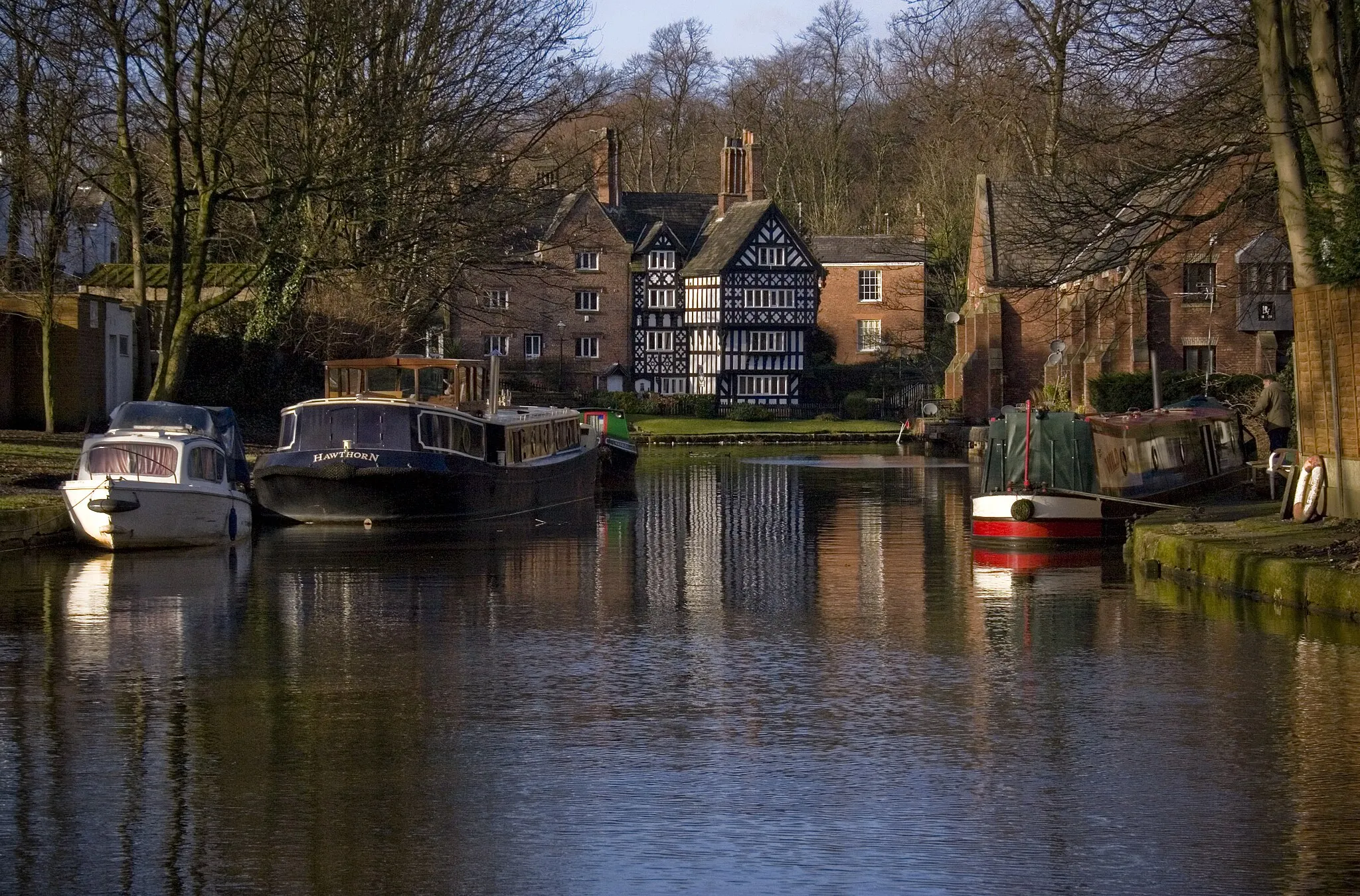 Photo showing: Worsley Packet House, overlooking the Bridgewater Canal in Worsley, Greater Manchester.