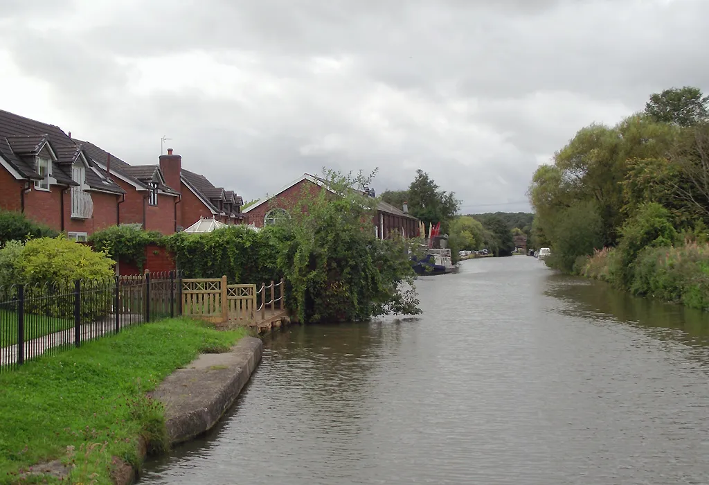 Photo showing: Bridgewater Canal (Norton Arm) near Preston Brook, Cheshire