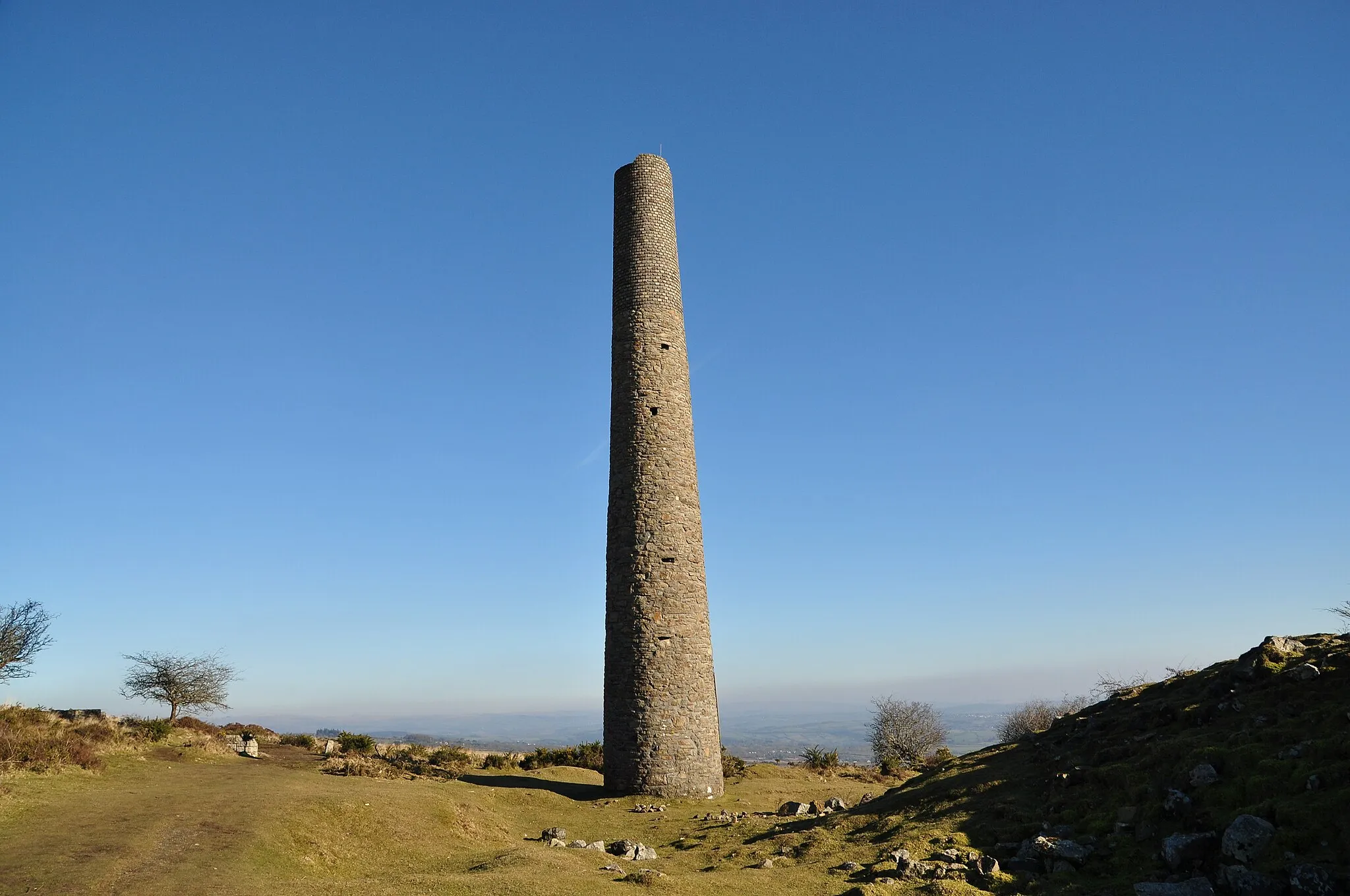 Photo showing: Chimney on Kit Hill