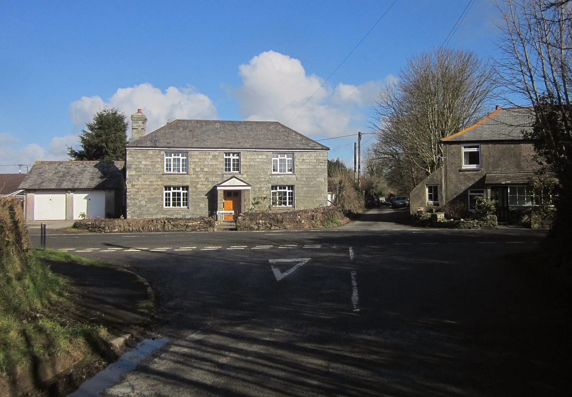 Photo showing: Crossroads, Bray Shop