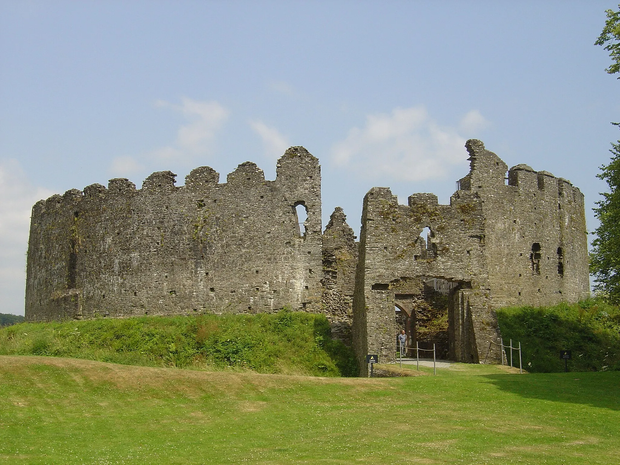 Photo showing: Photo of en:Restormel Castle by en:User:Zaian