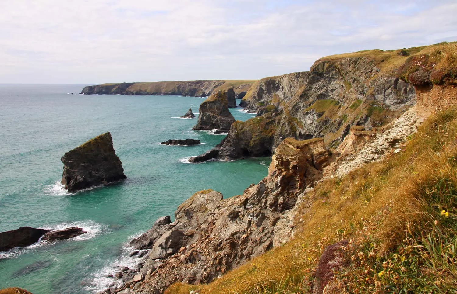 Photo showing: Bedruthan Steps from the cliffs