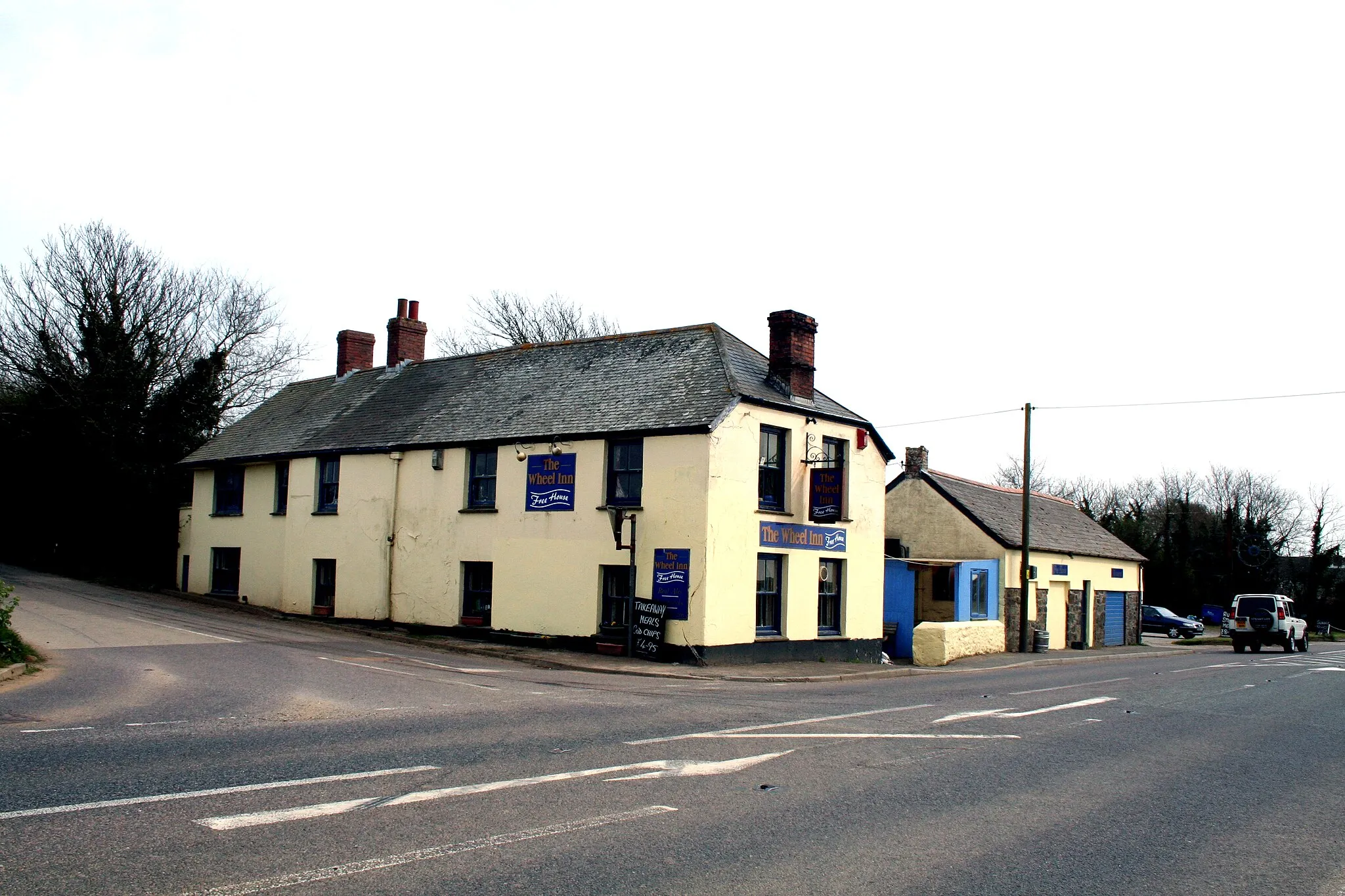 Photo showing: Cury Cross:  The 'Wheel Inn'