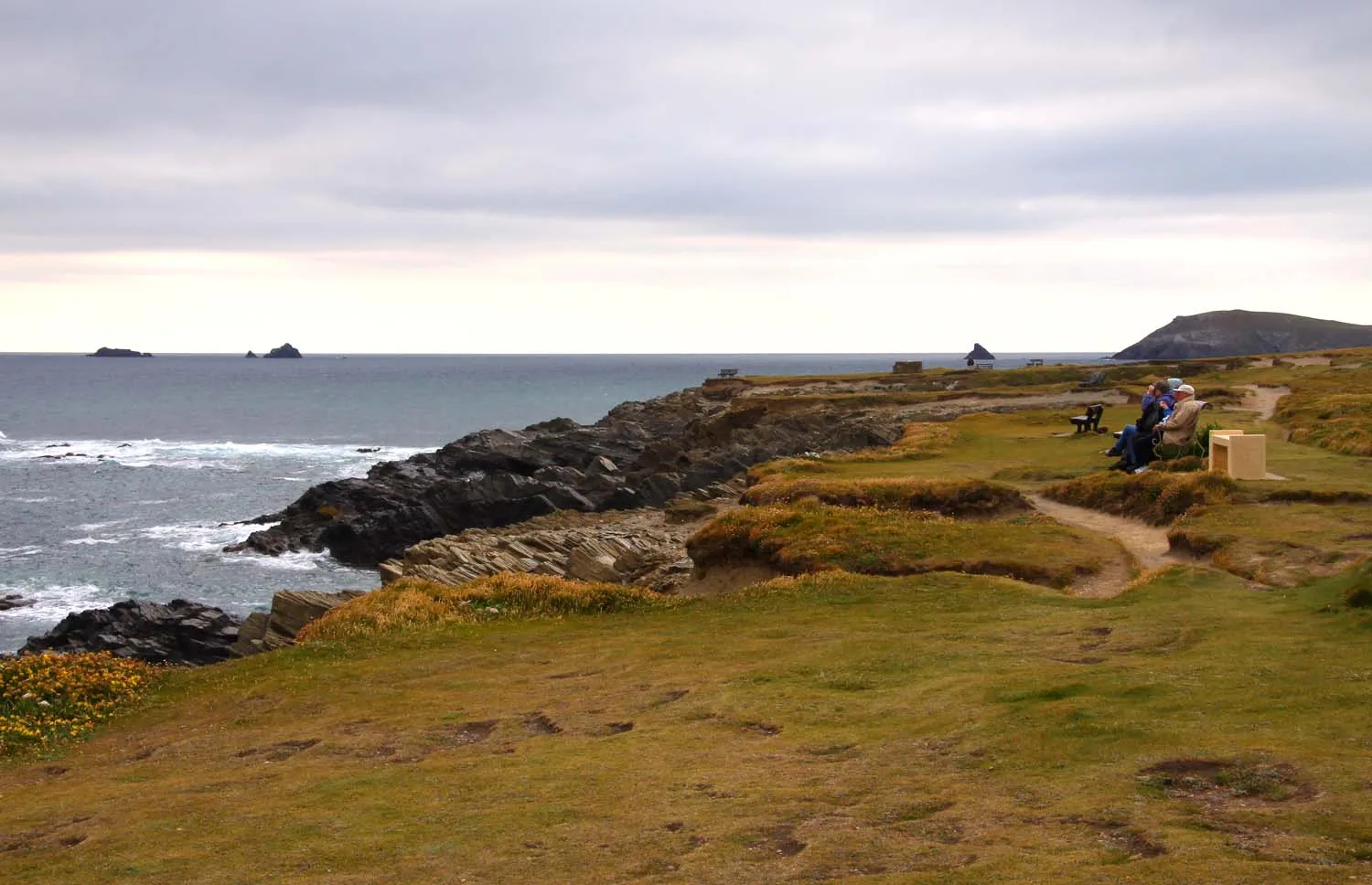 Photo showing: Benches on the Southwest Coast Path