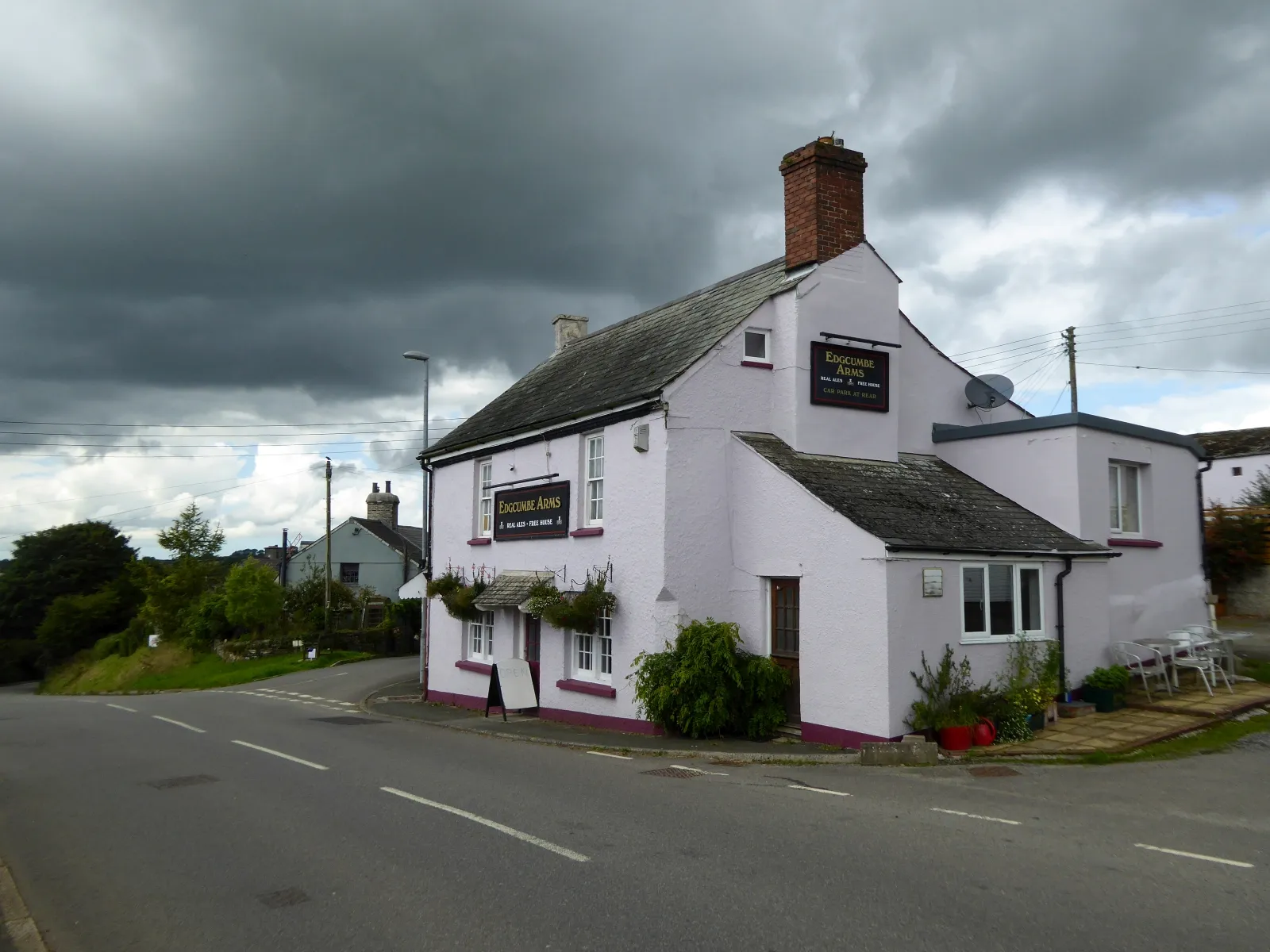 Photo showing: The Edgcumbe Arms, Milton Abbot