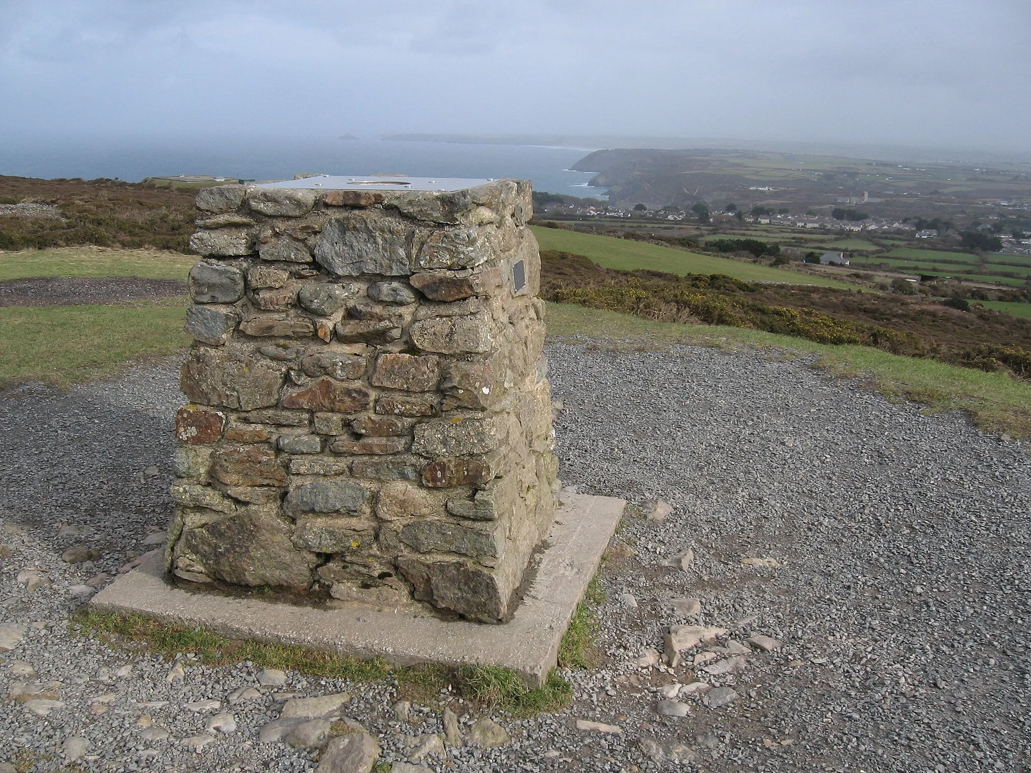 Photo showing: Trig Point, St Agnes Beacon