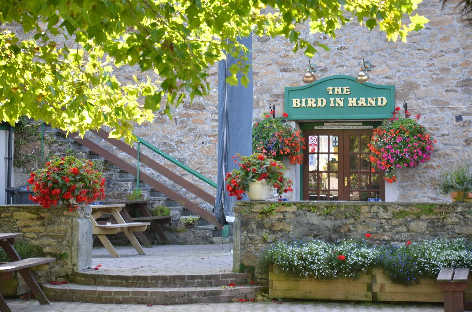 Photo showing: The Bird in Hand public house