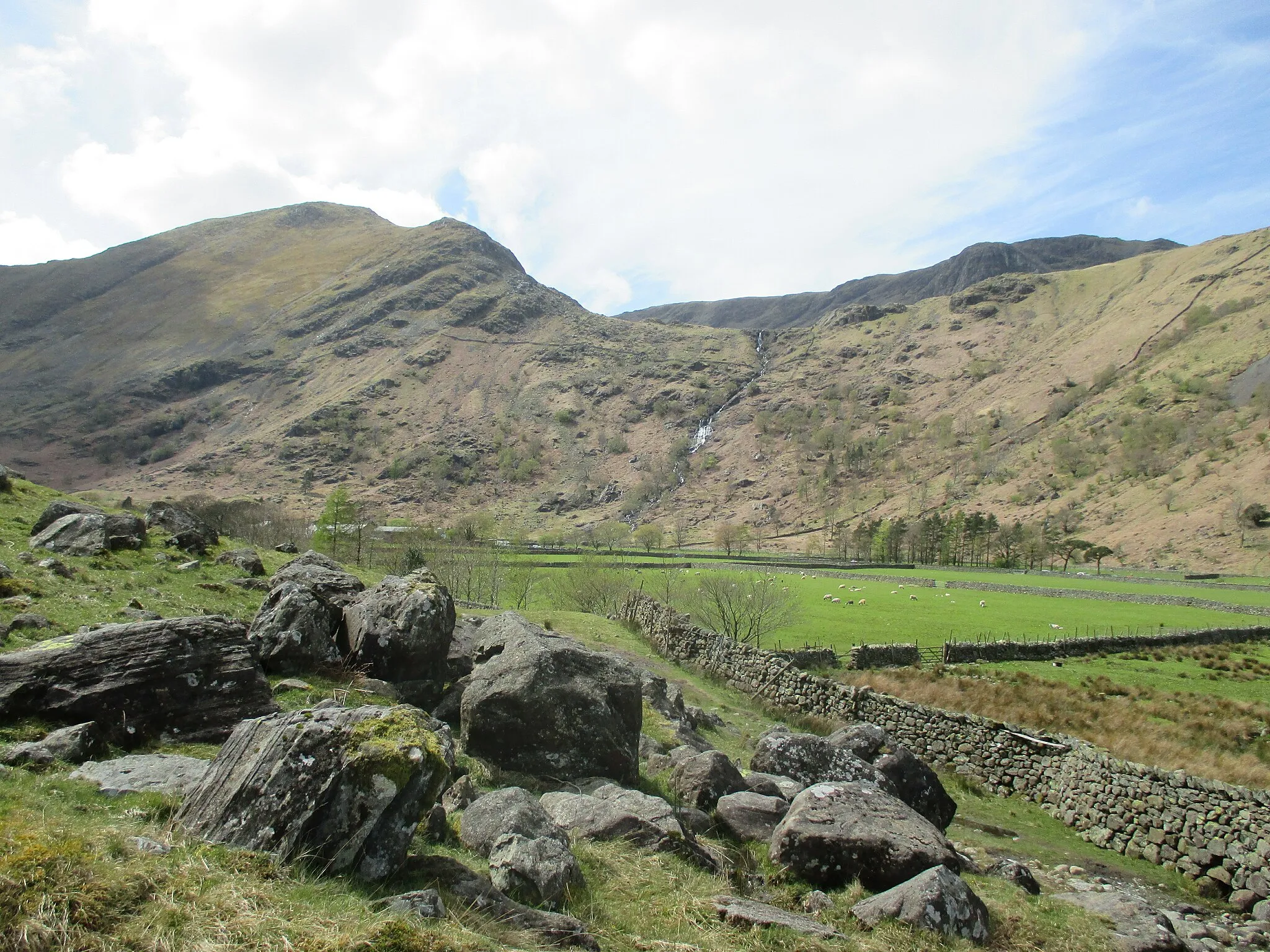 Photo showing: Base Brown, a fell above Seathwaite, Cumbria, photographed from the north-east.  Base Brown is to the left, Sourmilk Gill is to its right.