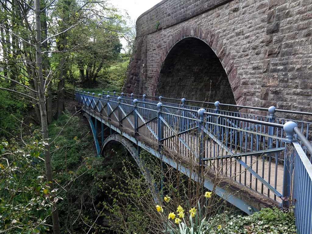 Photo showing: Millennium footbridge, Stenkrith