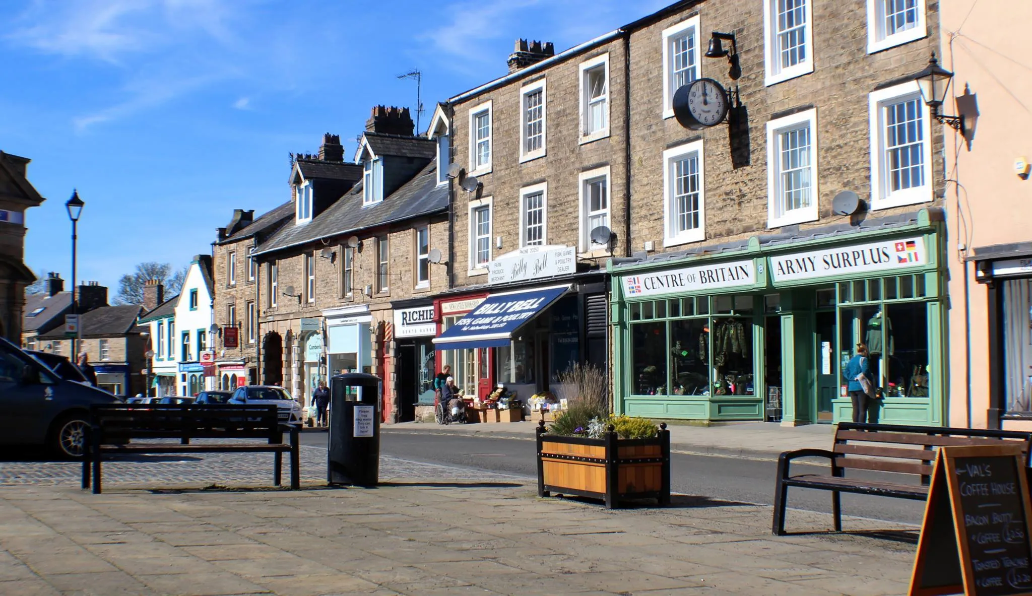 Photo showing: Haltwhistle market place looking west