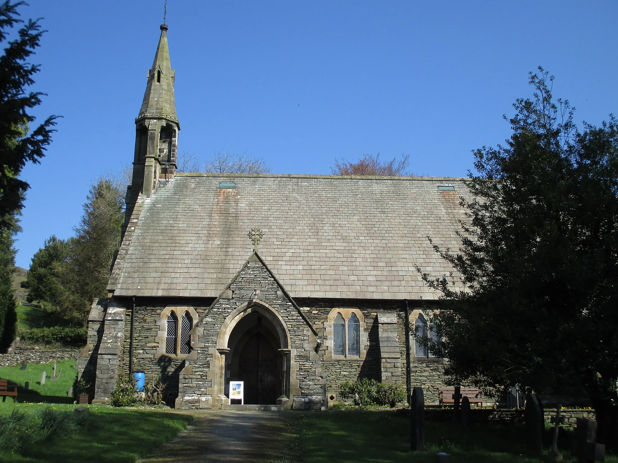 Photo showing: St. James's Church, Staveley, Cumbria, seen from the south.