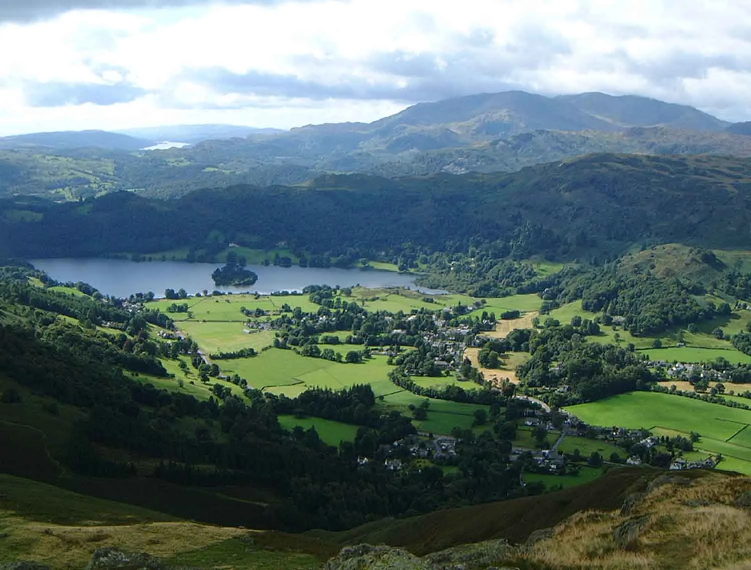 Photo showing: This Photo shows Grasmere, Cumbria seen from Stone Arthur