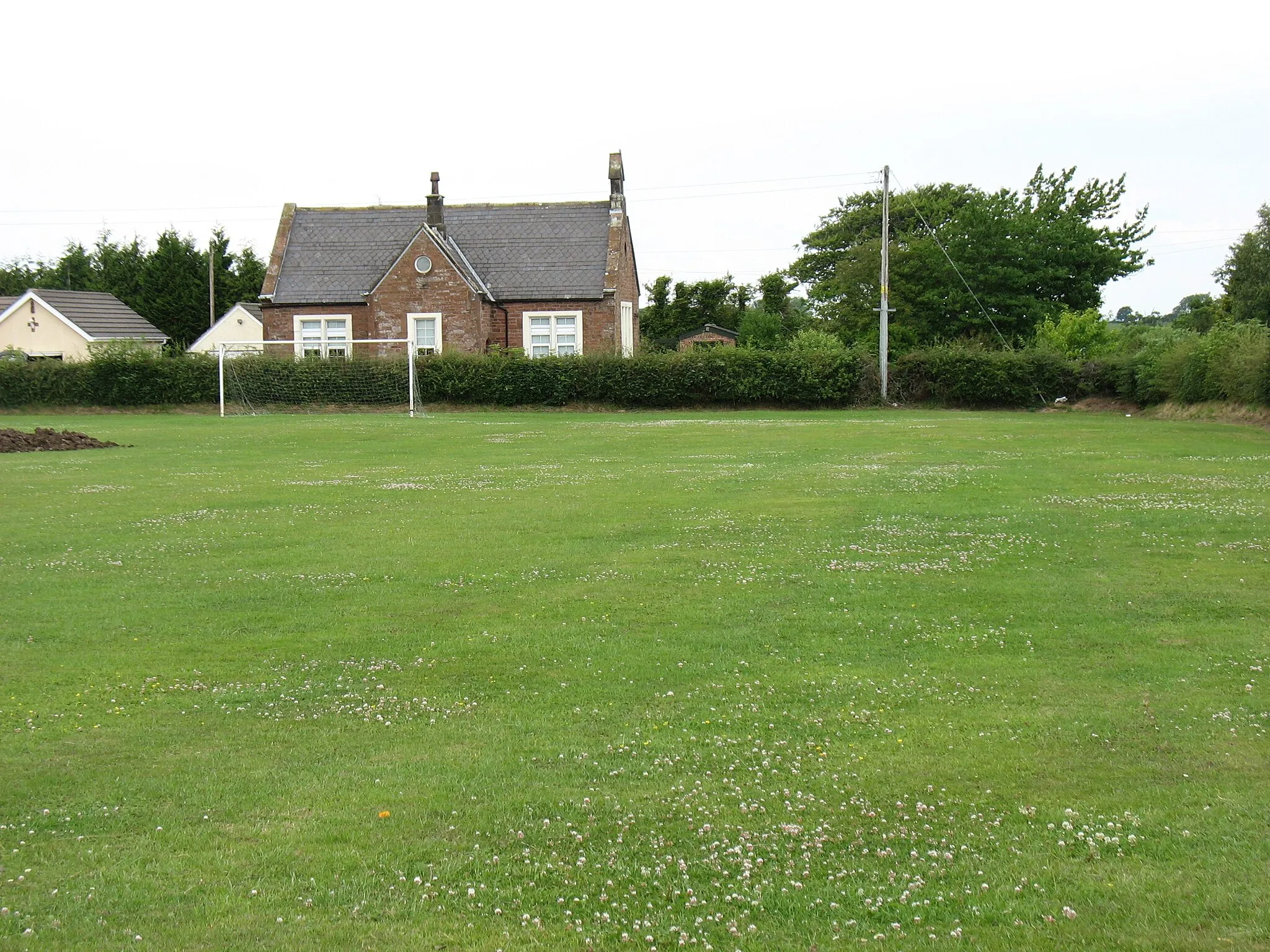 Photo showing: Oulton Recreation Ground
