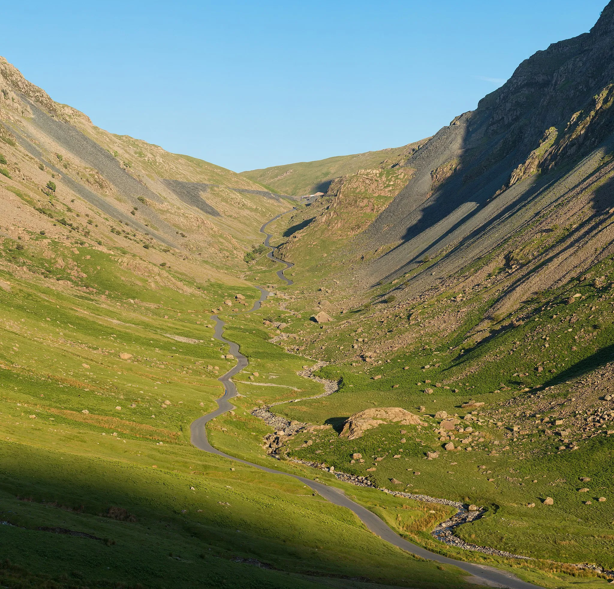 Photo showing: Honister Pass as viewed looking south-east towards the slate mine at the top.