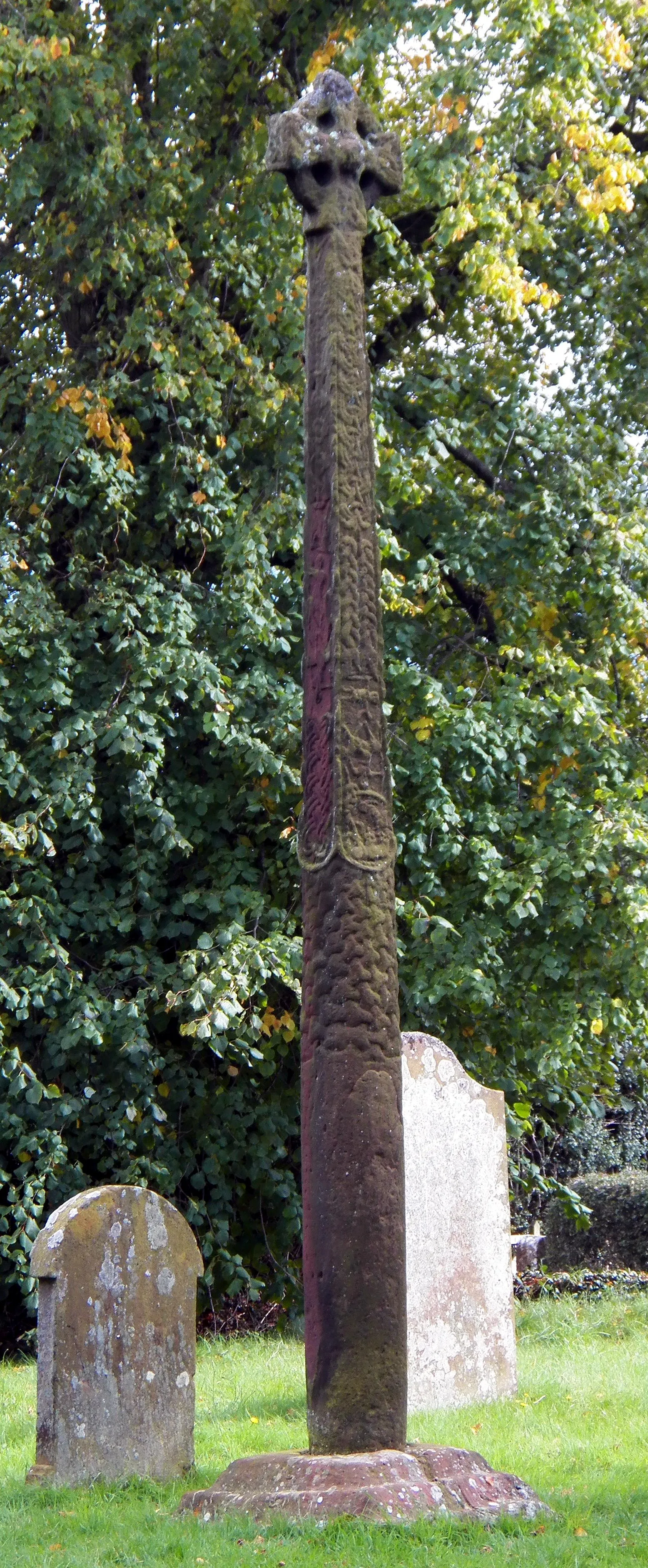 Photo showing: Gosforth cross; the tallest viking cross in England. In the graveyard of the parish church of Gosforth, Cumbria.