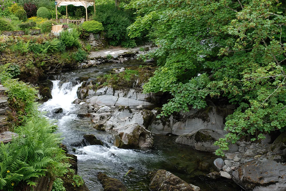 Photo showing: The River Sprint at Garnett Bridge