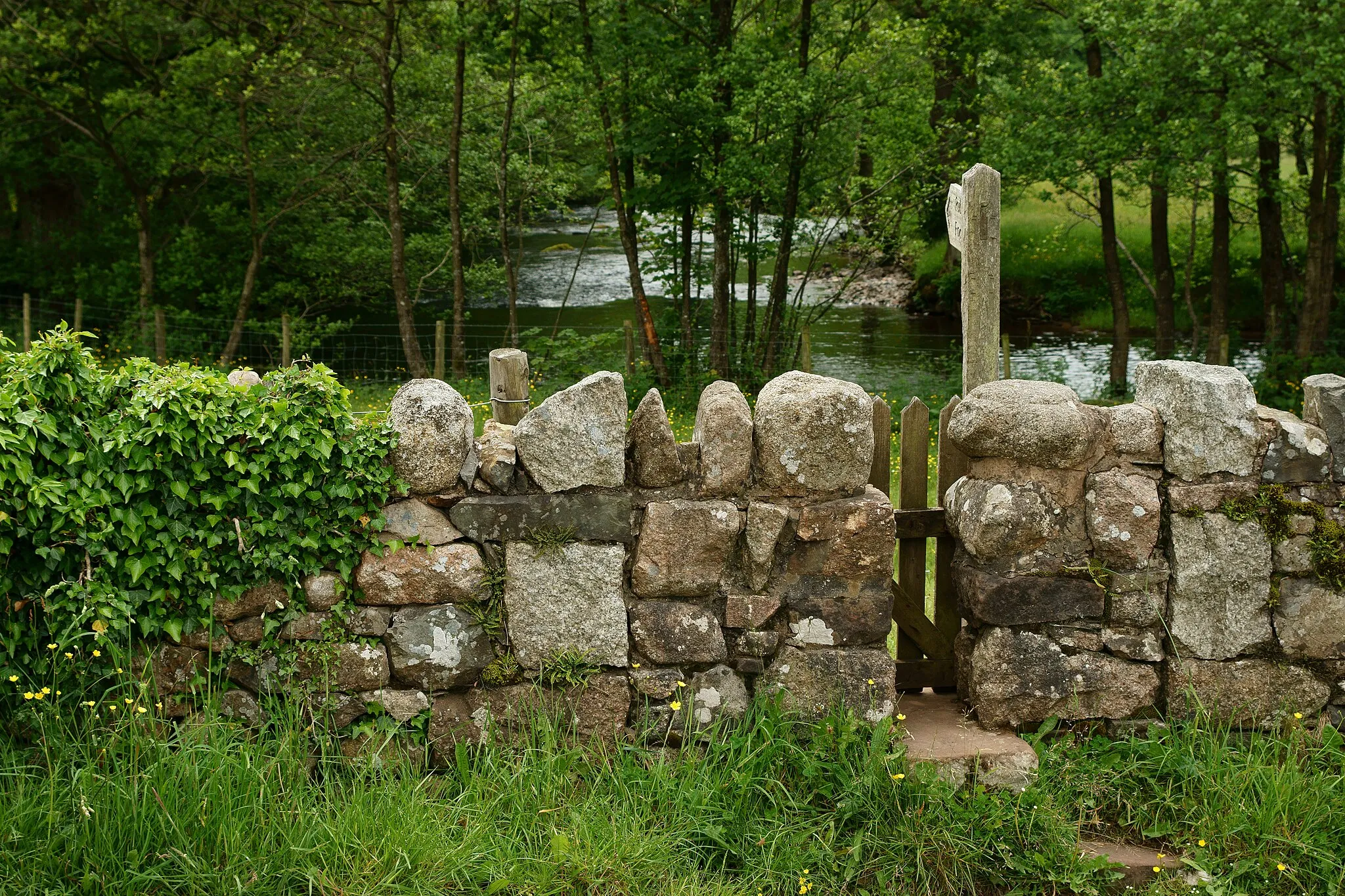 Photo showing: Footpath at Santon Bridge, Cumbria