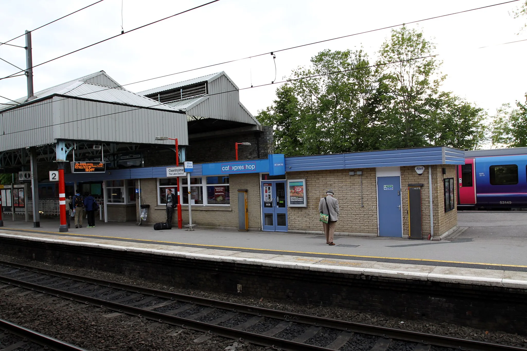 Photo showing: Oxenholme Lake District railway station in spring 2013, England, Great Britain