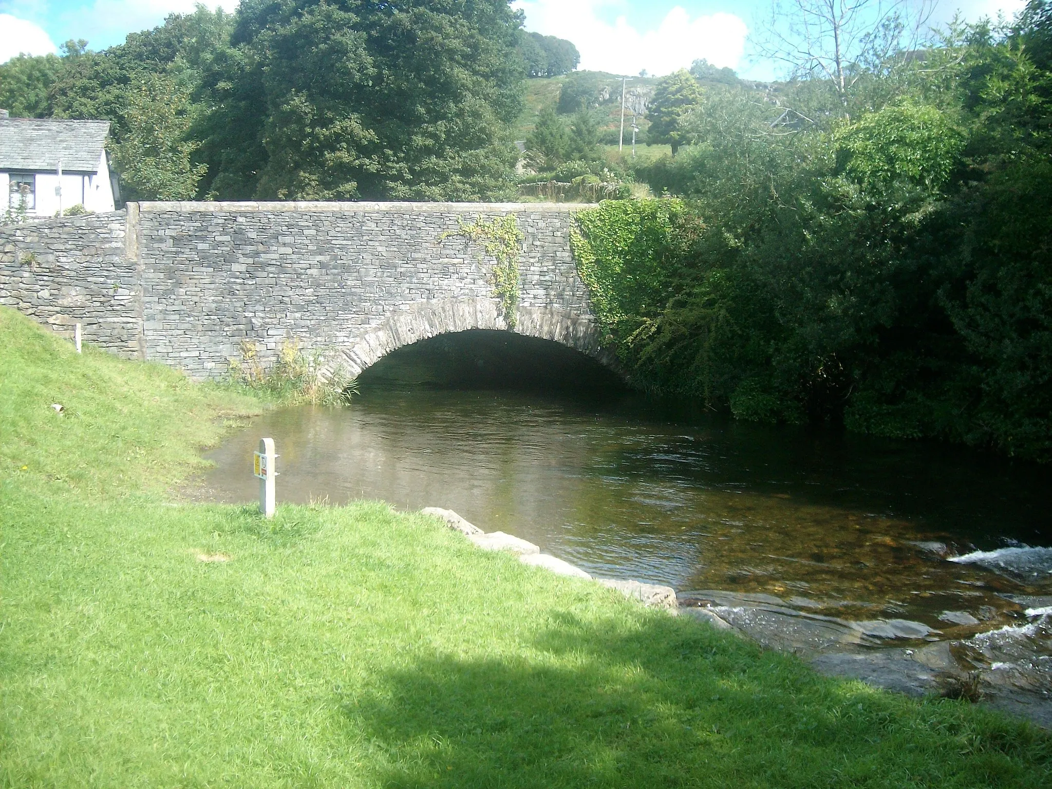 Photo showing: The River Crake running through Spark Bridge, Cumbria