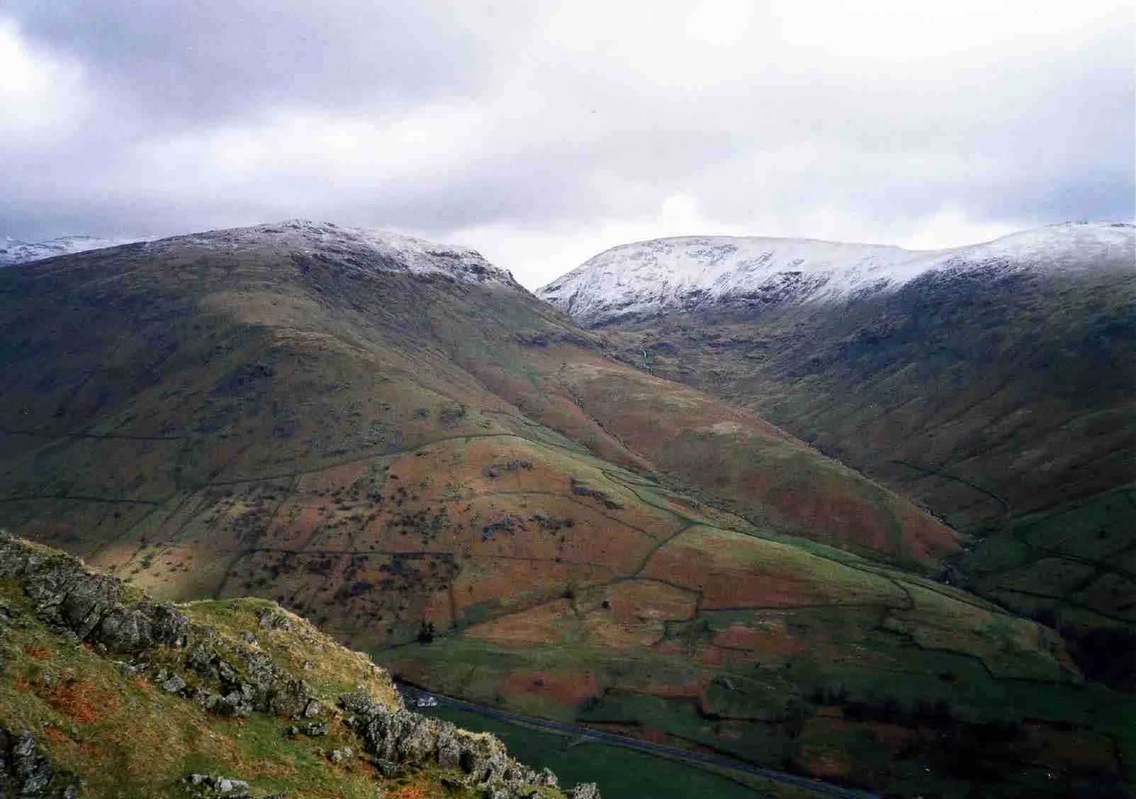 Photo showing: Seat Sandal (left) and Fairfield (right) seen from Helm Crag two km to the SW.
Personal picture taken by Mick Knapton