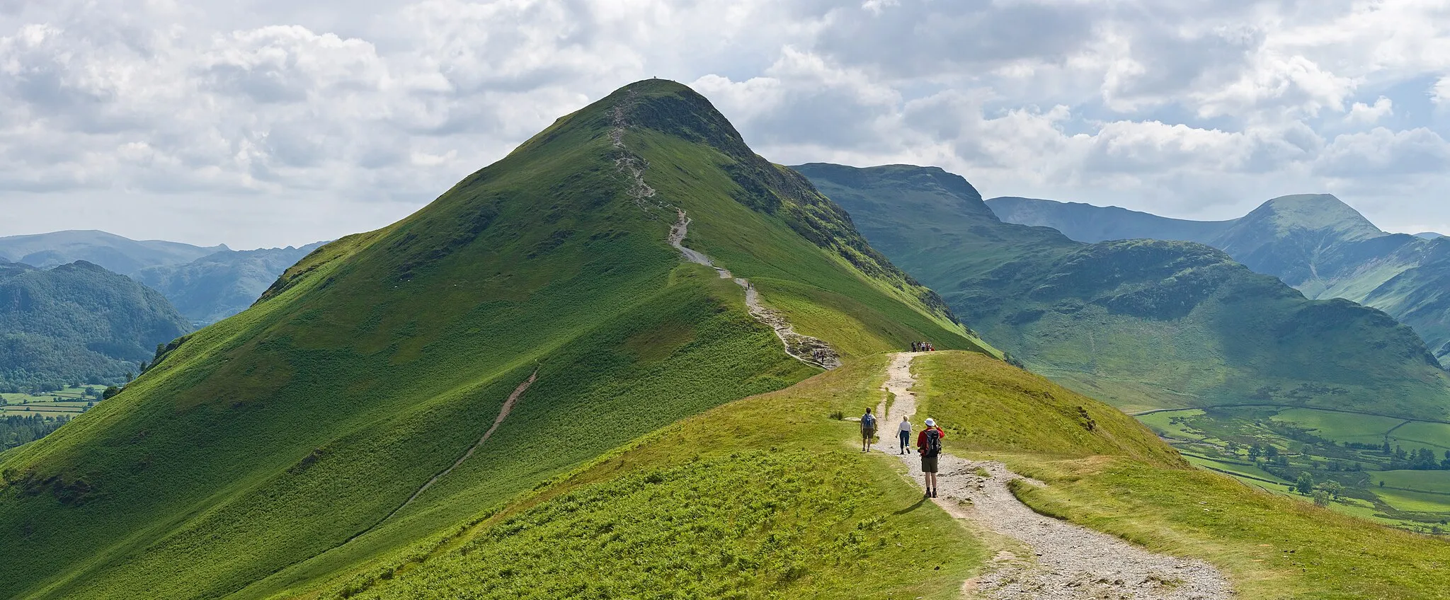 Photo showing: A view of the northern ascent of Catbells (facing south) in the Lake District near Keswick, Cumbria.