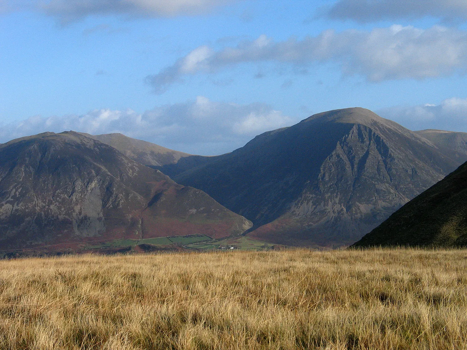 Photo showing: Summit area of Burnbank Fell