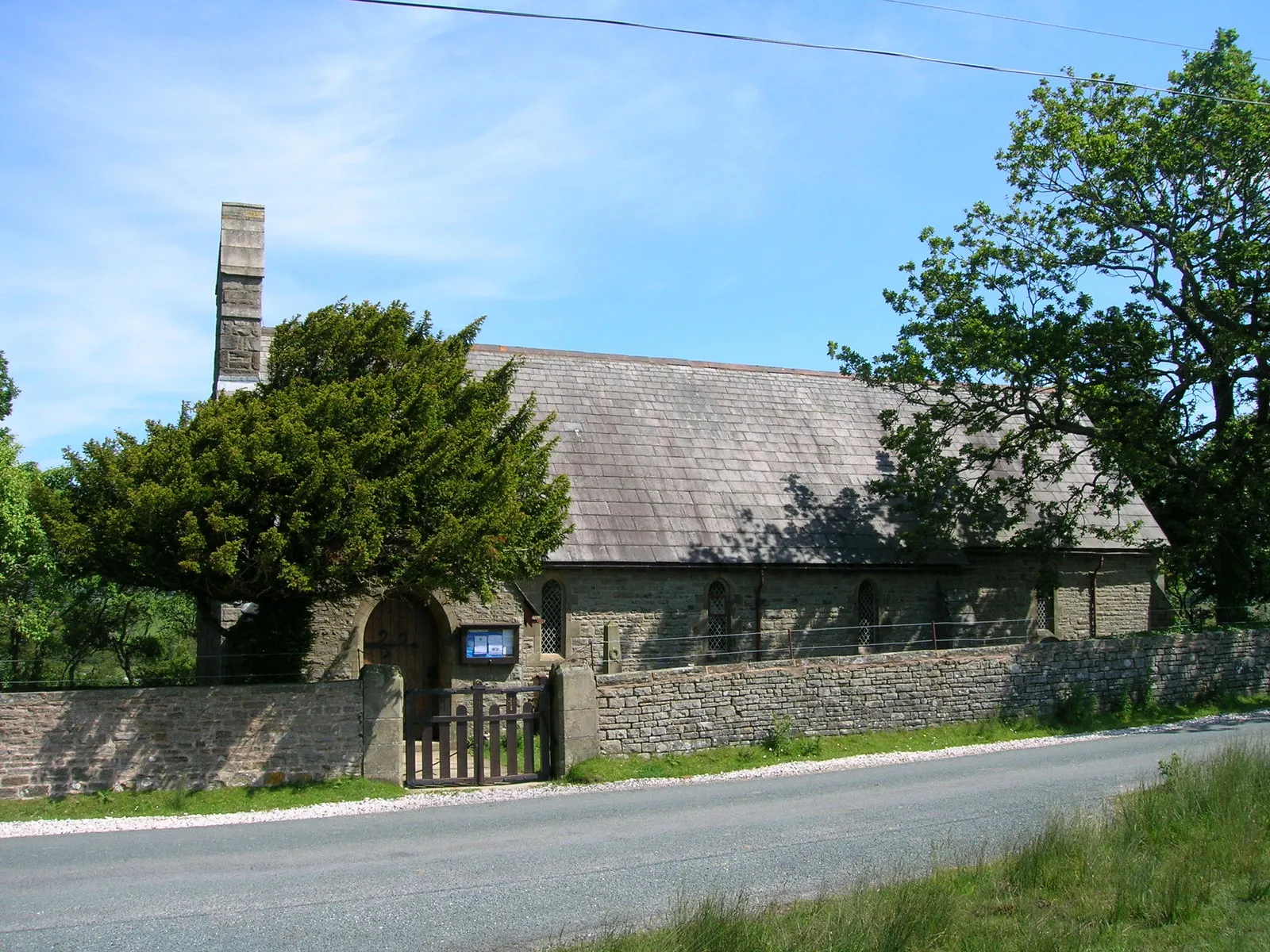 Photo showing: St Matthew's parish church, Keasden, North Yorkshire, seen fro the south