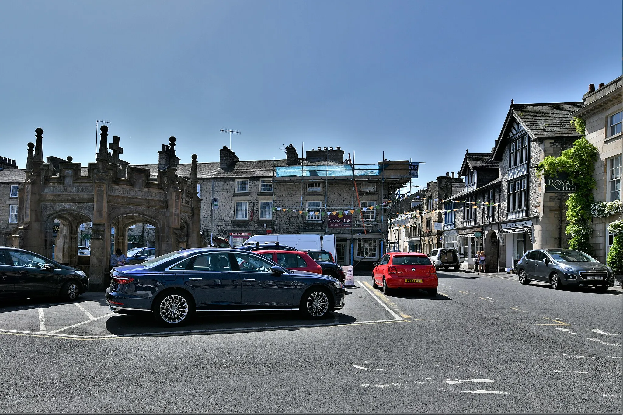 Photo showing: Kirkby Lonsdale, Main Street and Market Square