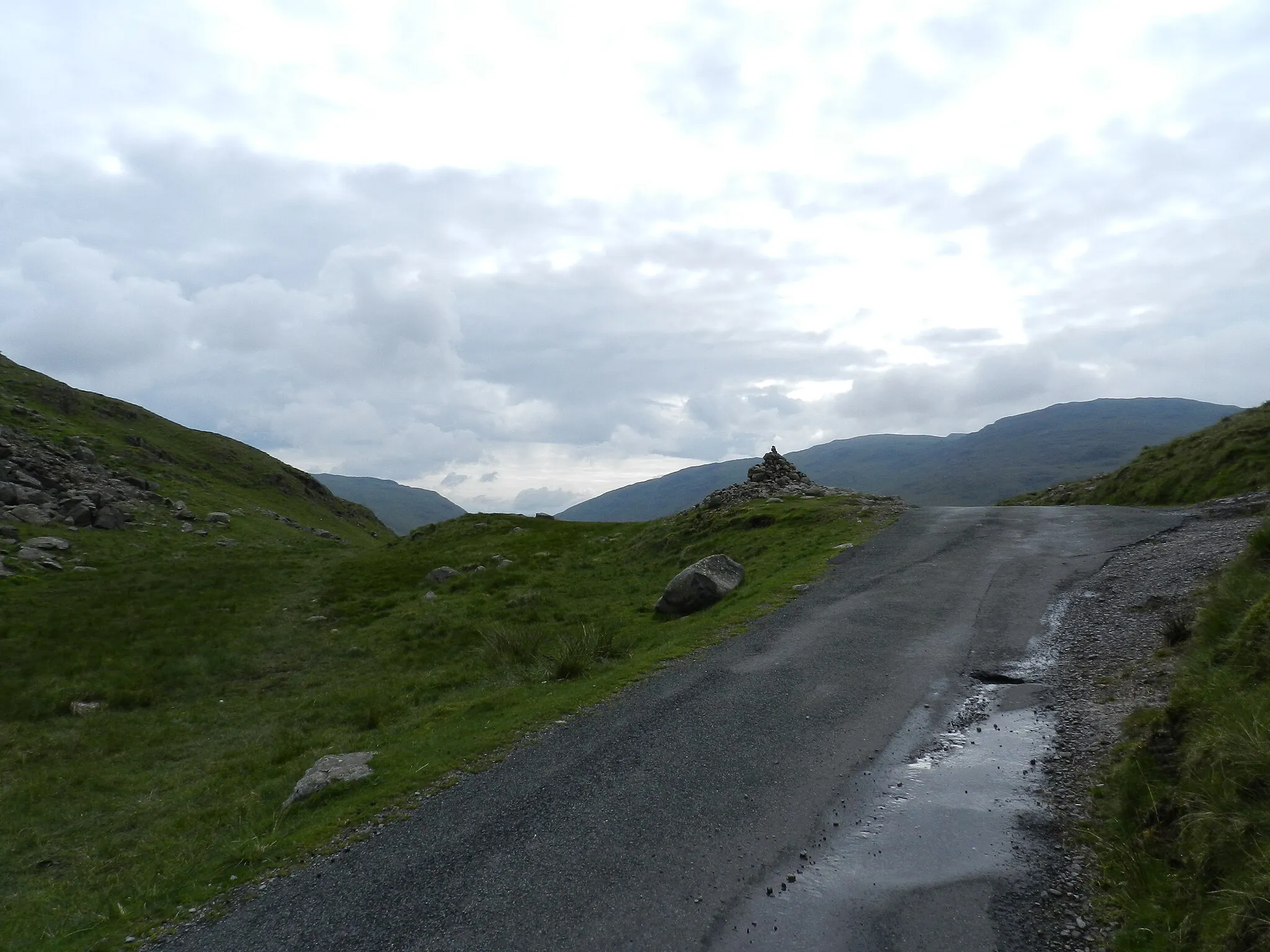 Photo showing: Cairn at summit of Hardknott Pass