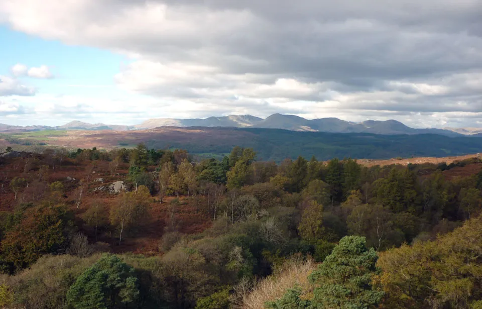 Photo showing: The view from Yew Barrow