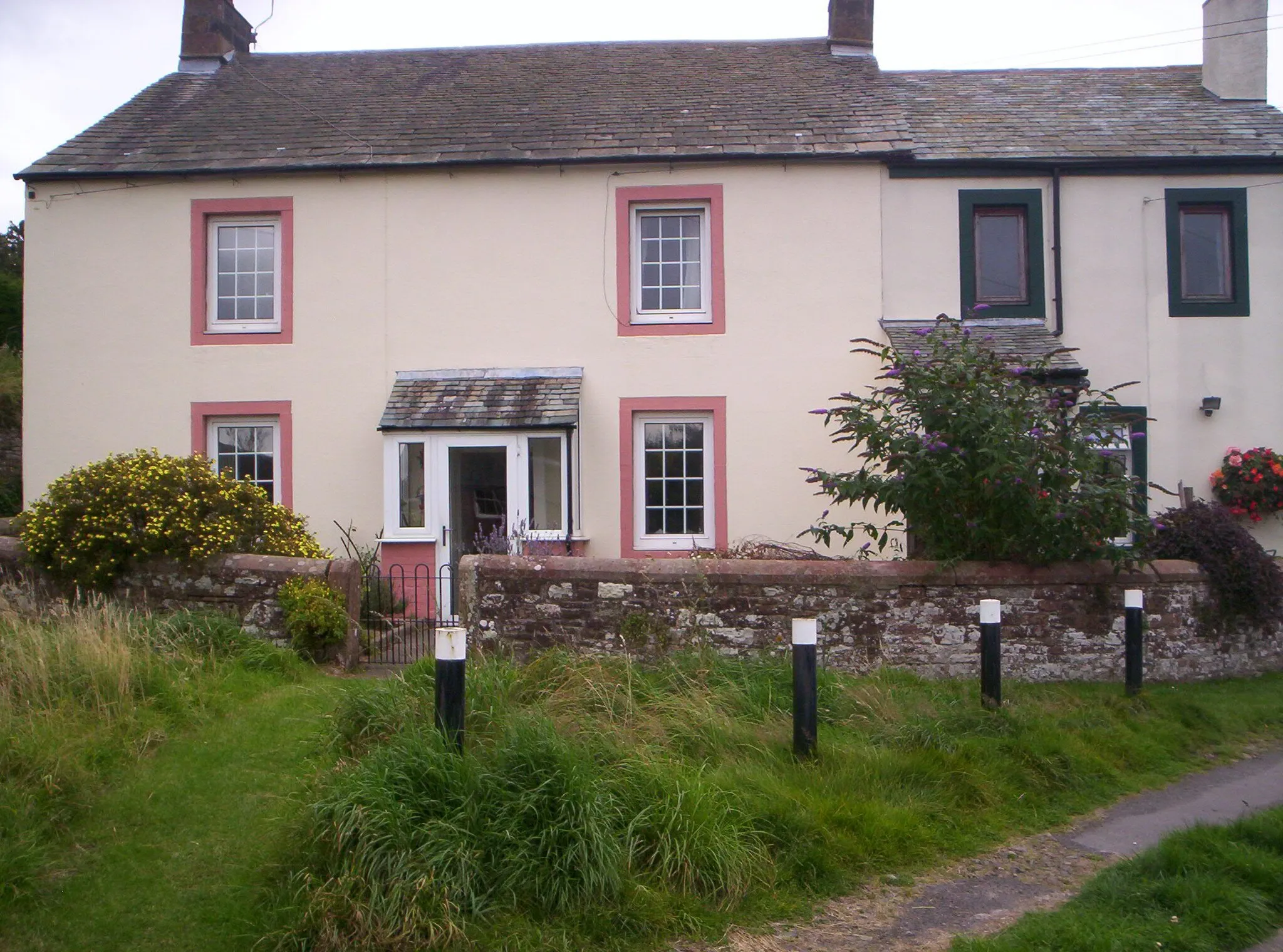 Photo showing: Baggrow railway station Station Manager's House.