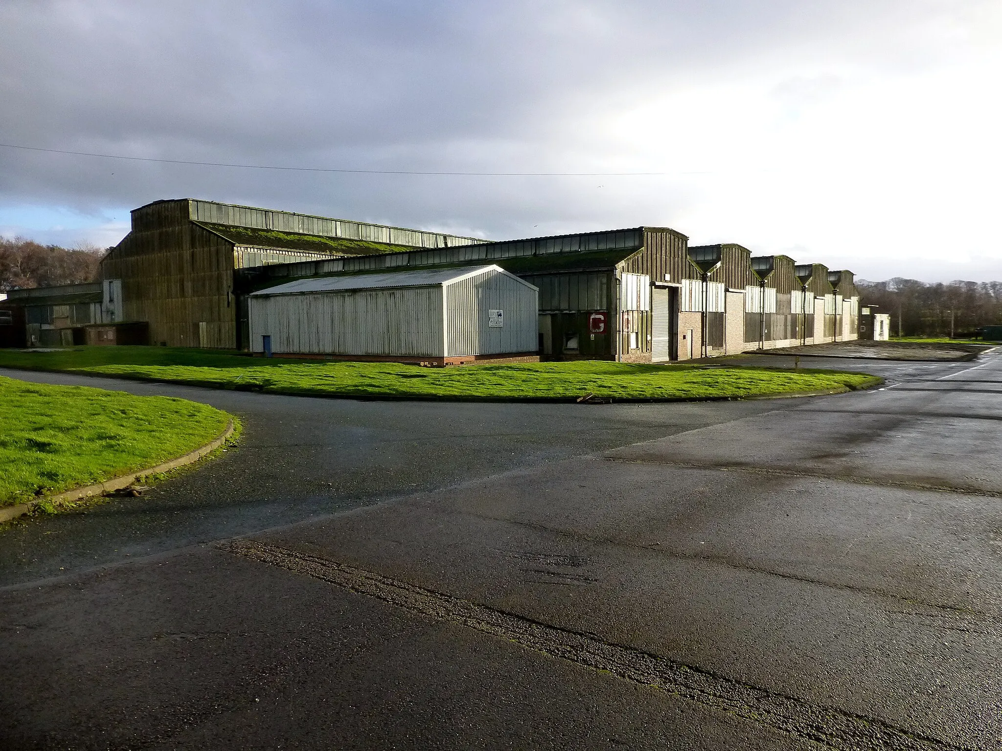 Photo showing: Former RAF Storage Unit At Harker