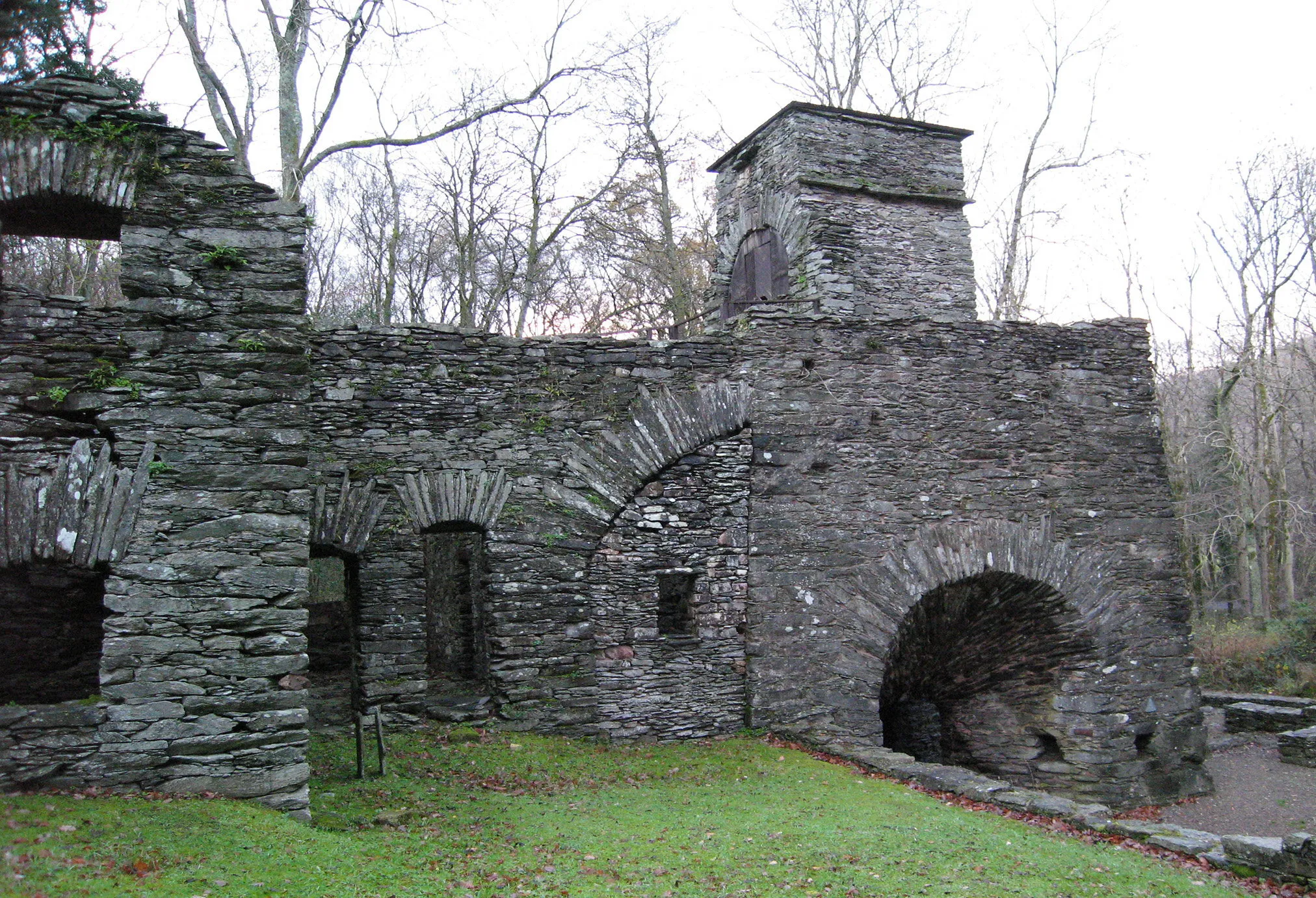 Photo showing: Duddon furnace is a surviving, disused, charcoal-fueled blast furnace near Broughton-in-Furness in Cumbria.