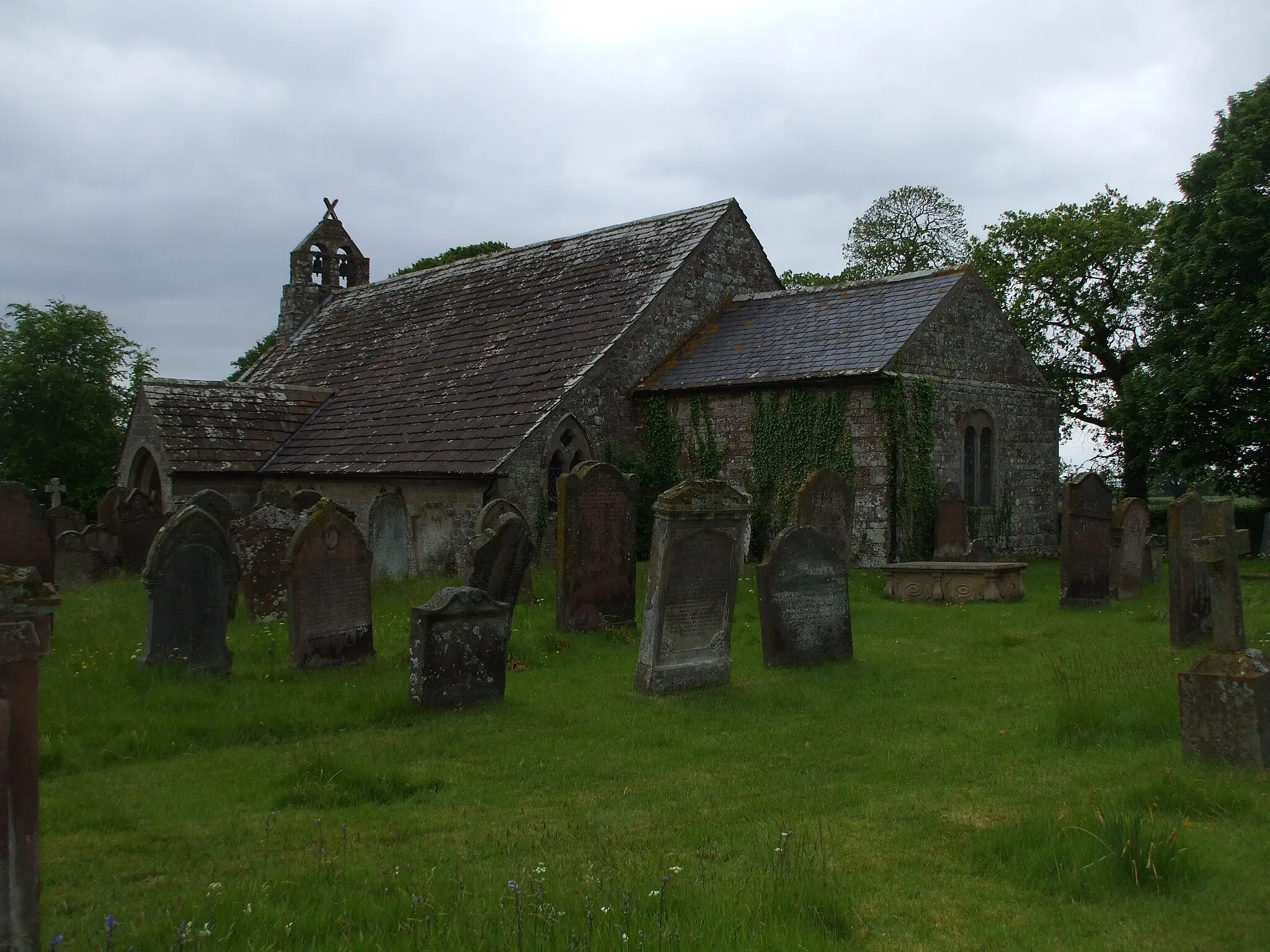 Photo showing: Aikton Church & Graveyard