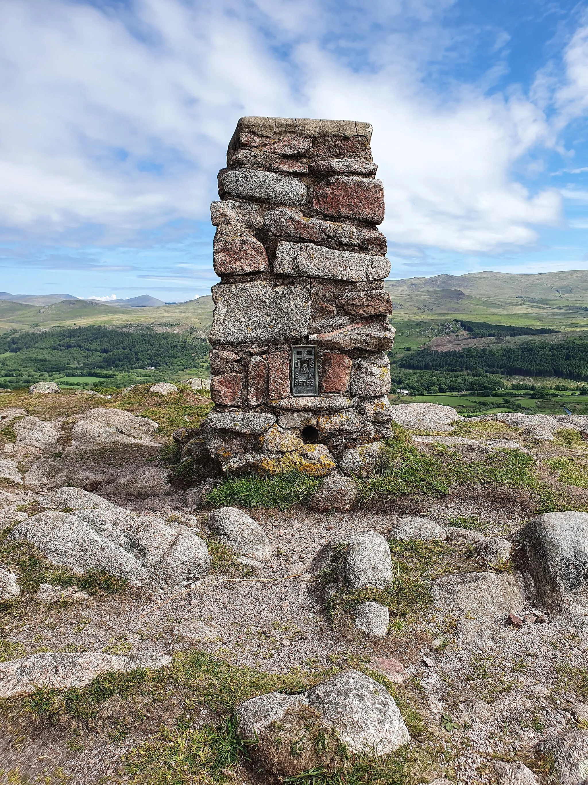 Photo showing: Triangulation Pillar on Hooker Crag, Muncaster Fell, Cumbria