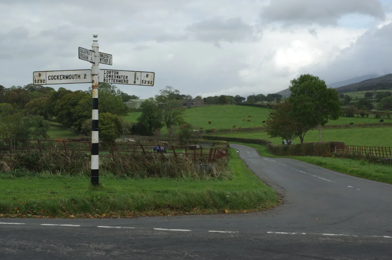 Photo showing: Crossroads on the B5292