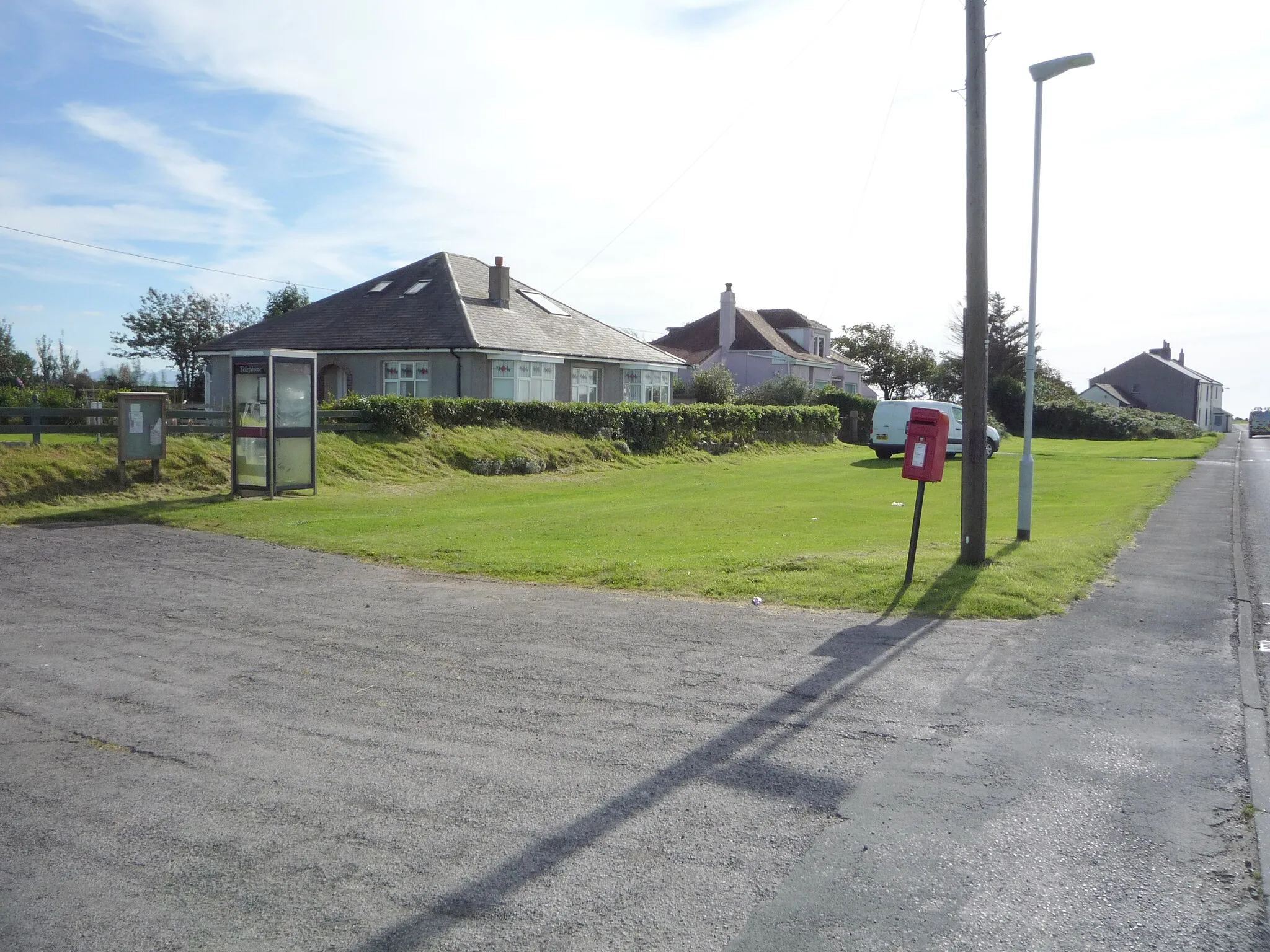 Photo showing: Elizabeth II postbox and phonebox, Beckfoot