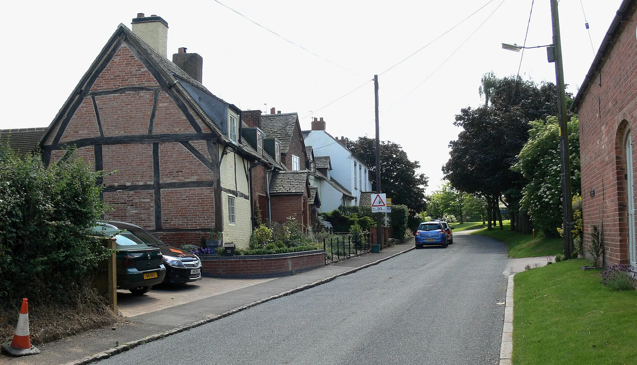 Photo showing: Main Street in Woodthorpe