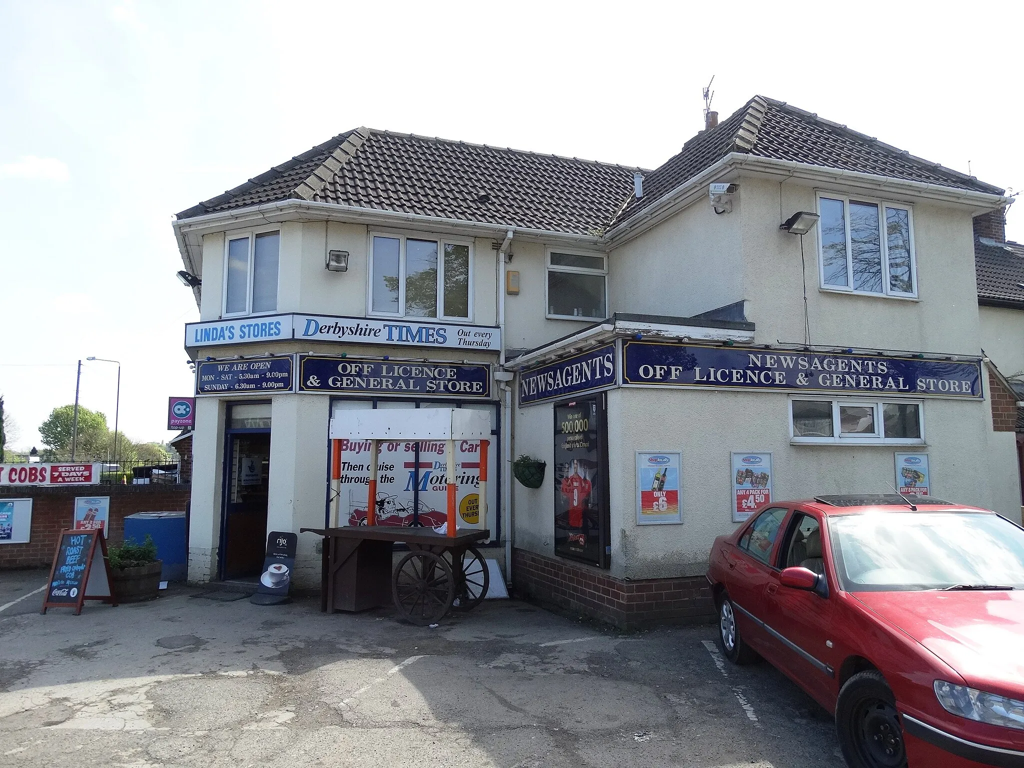Photo showing: Corner shop, Birdholme, Chesterfield