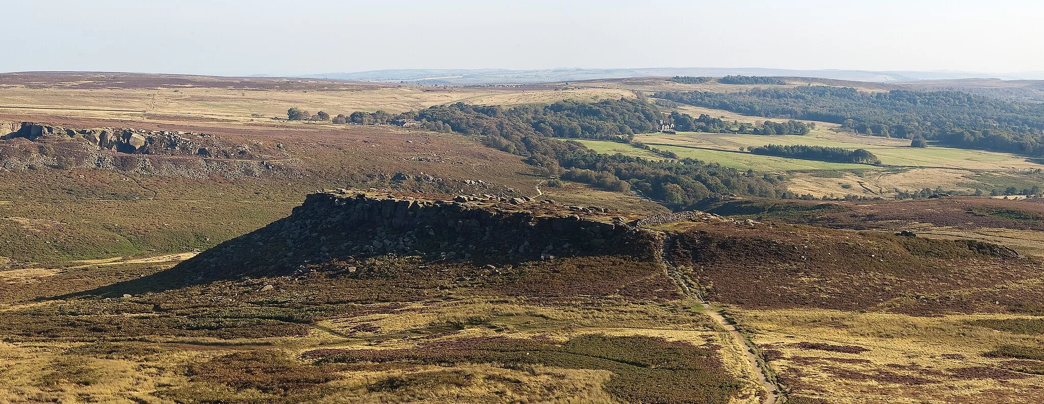 Photo showing: Carl Wark viewed from Higger Tor.