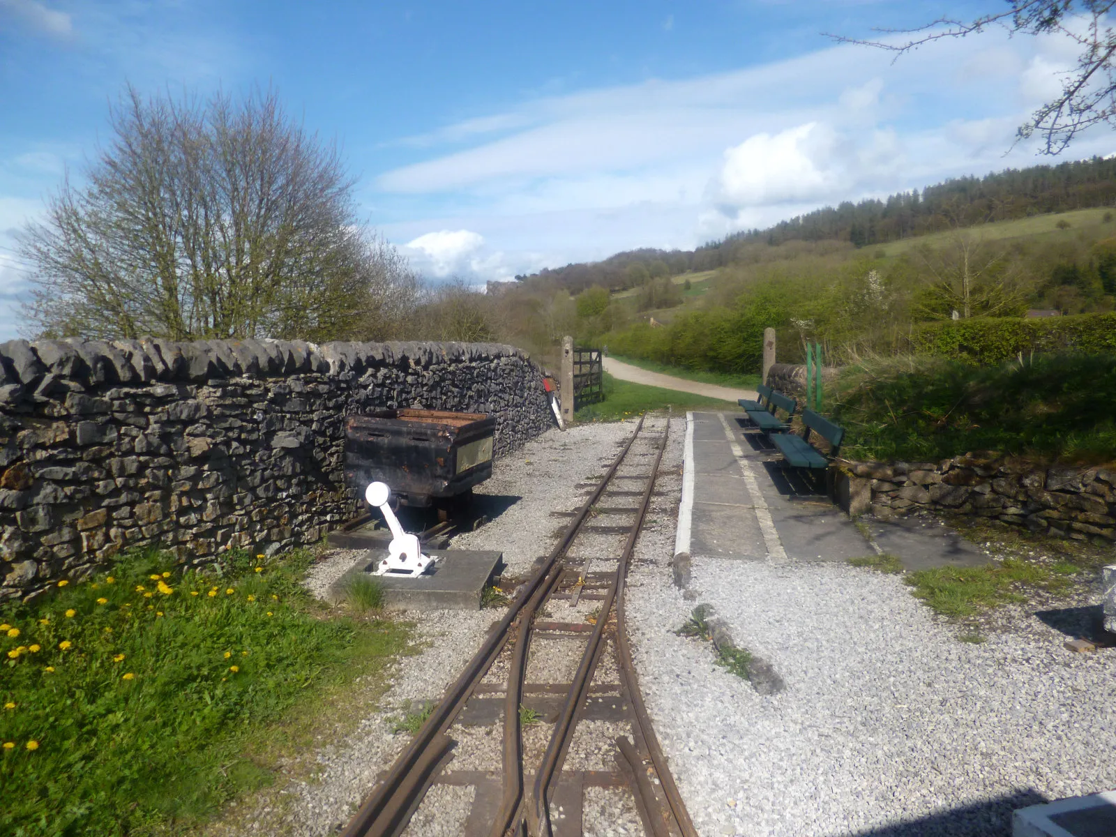 Photo showing: The rather informal ending of the Steeple Grange Light Railway with the High Peak Trail beyond. Both were formerly standard gauge rail tracks.
