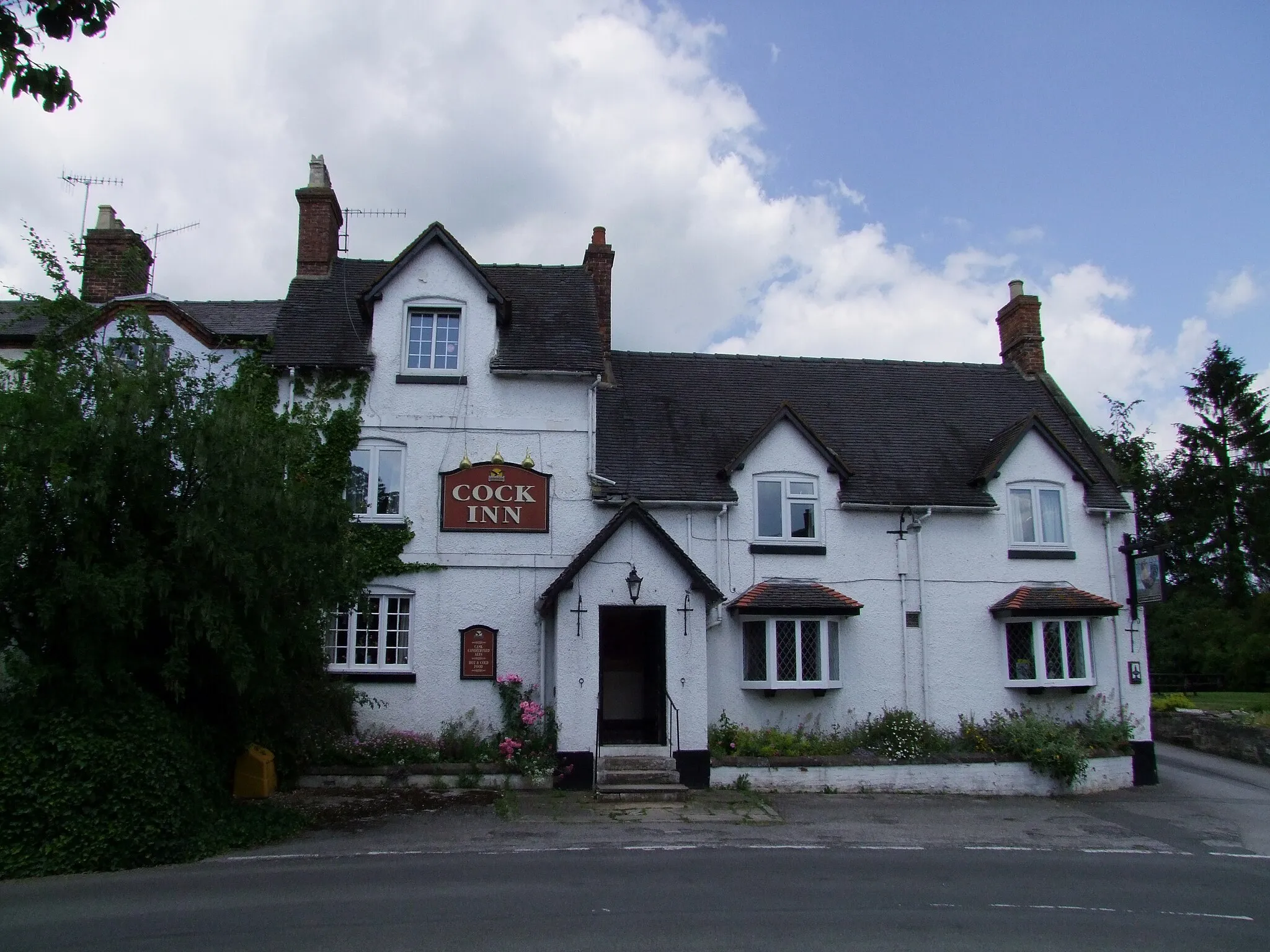 Photo showing: Public house at Clifton, Derbyshire