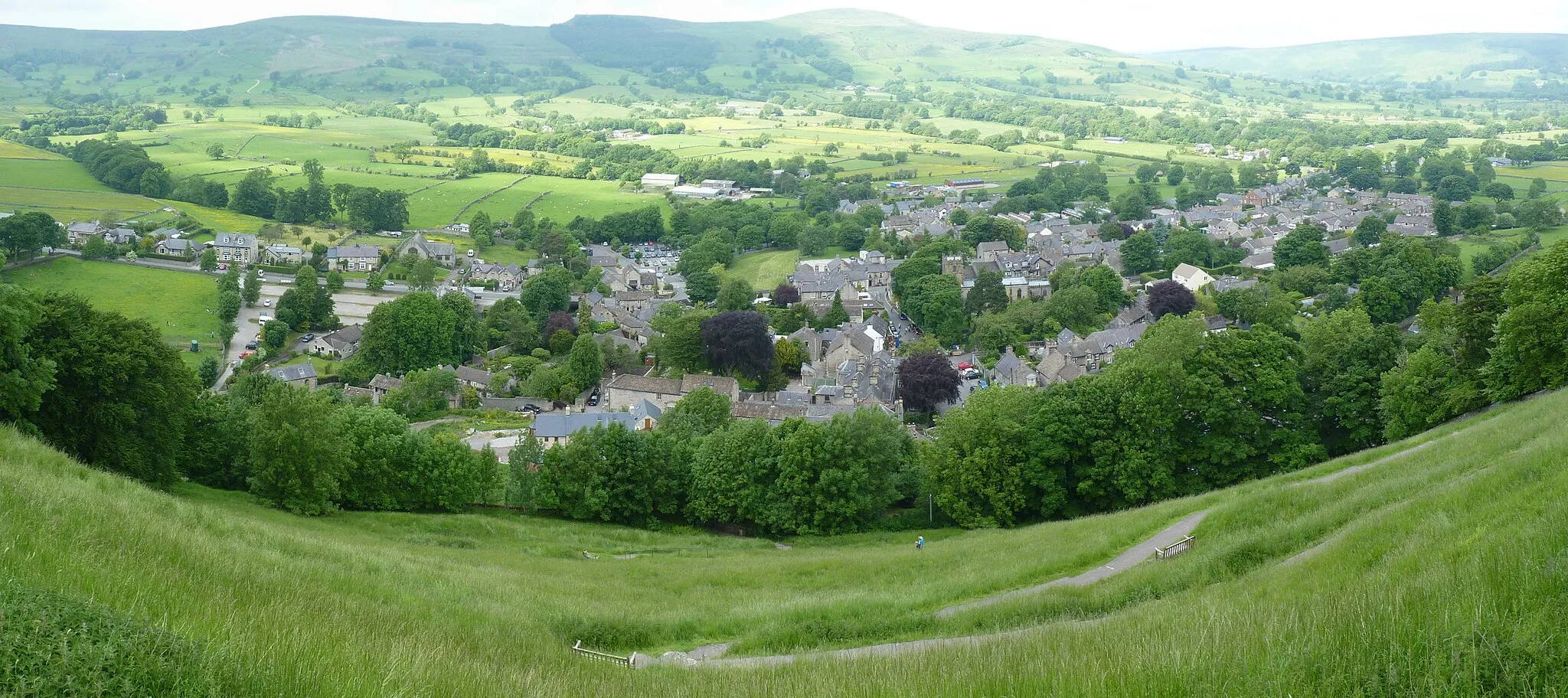 Photo showing: Panoramic view of Castleton from Peveril castle