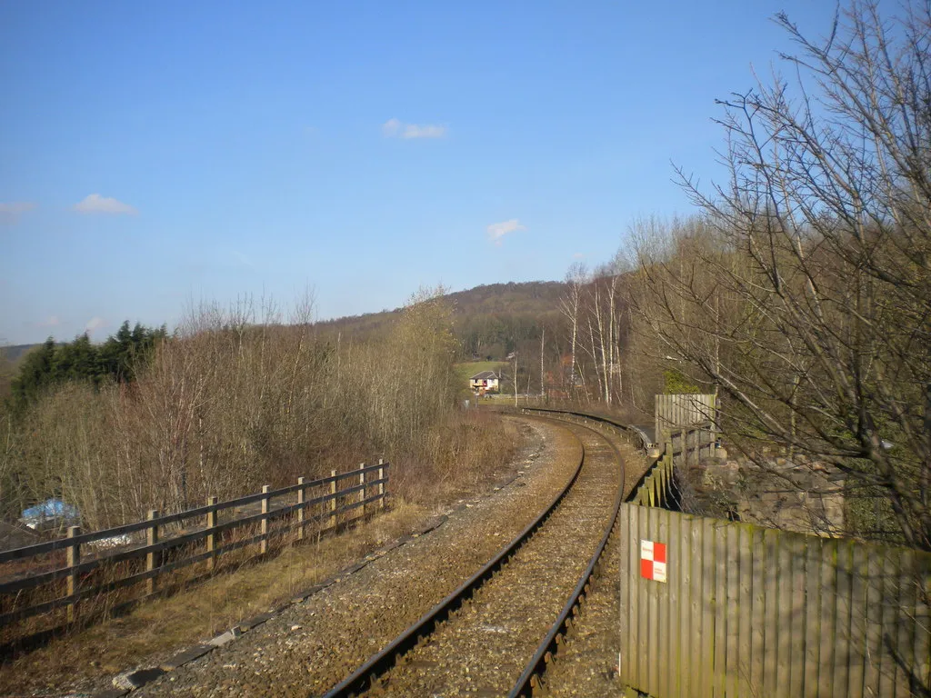 Photo showing: Old station platform, Ambergate