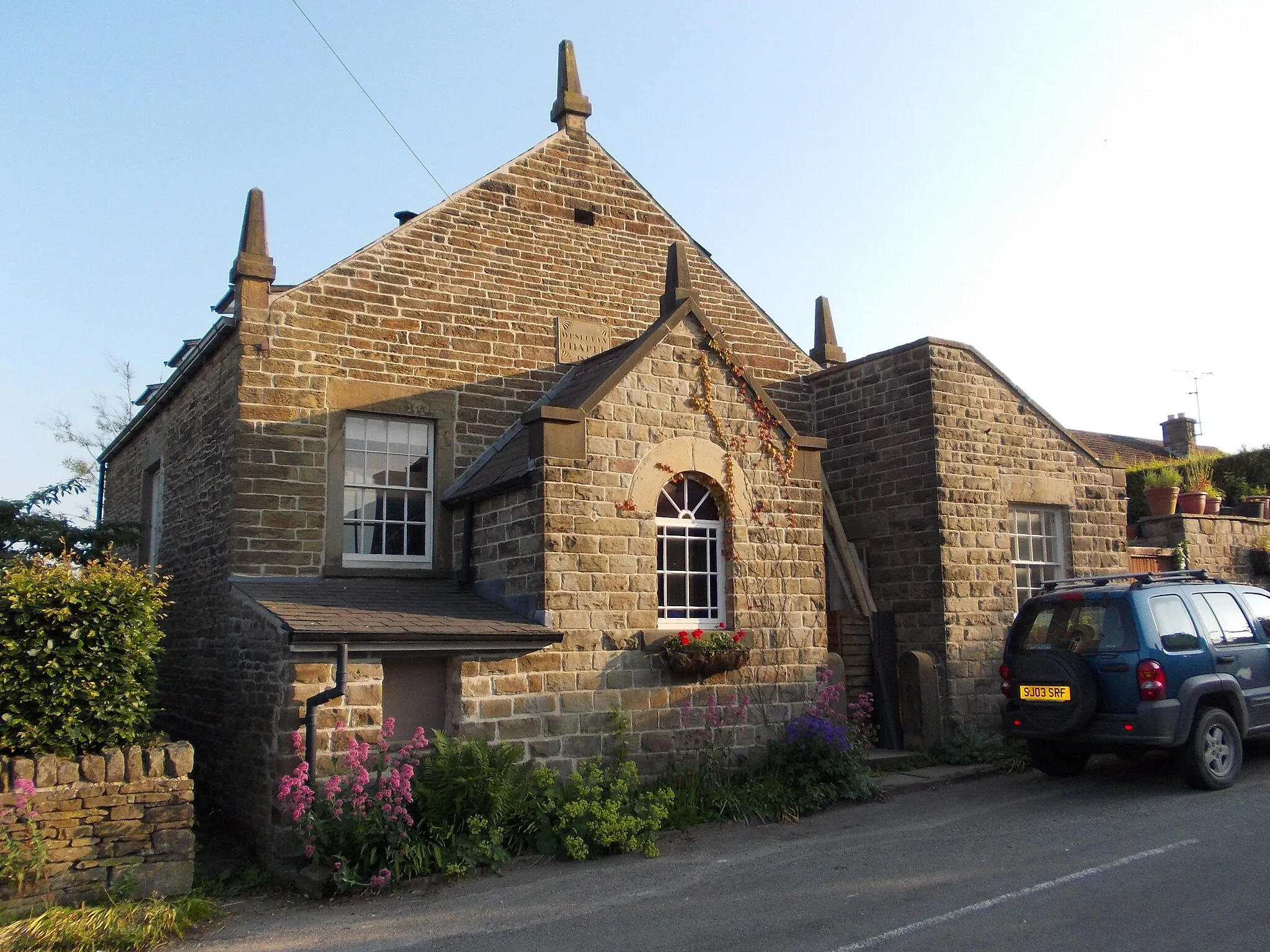 Photo showing: Photograph of the Methodist Chapel, Wadshelf, Derbyshire, England